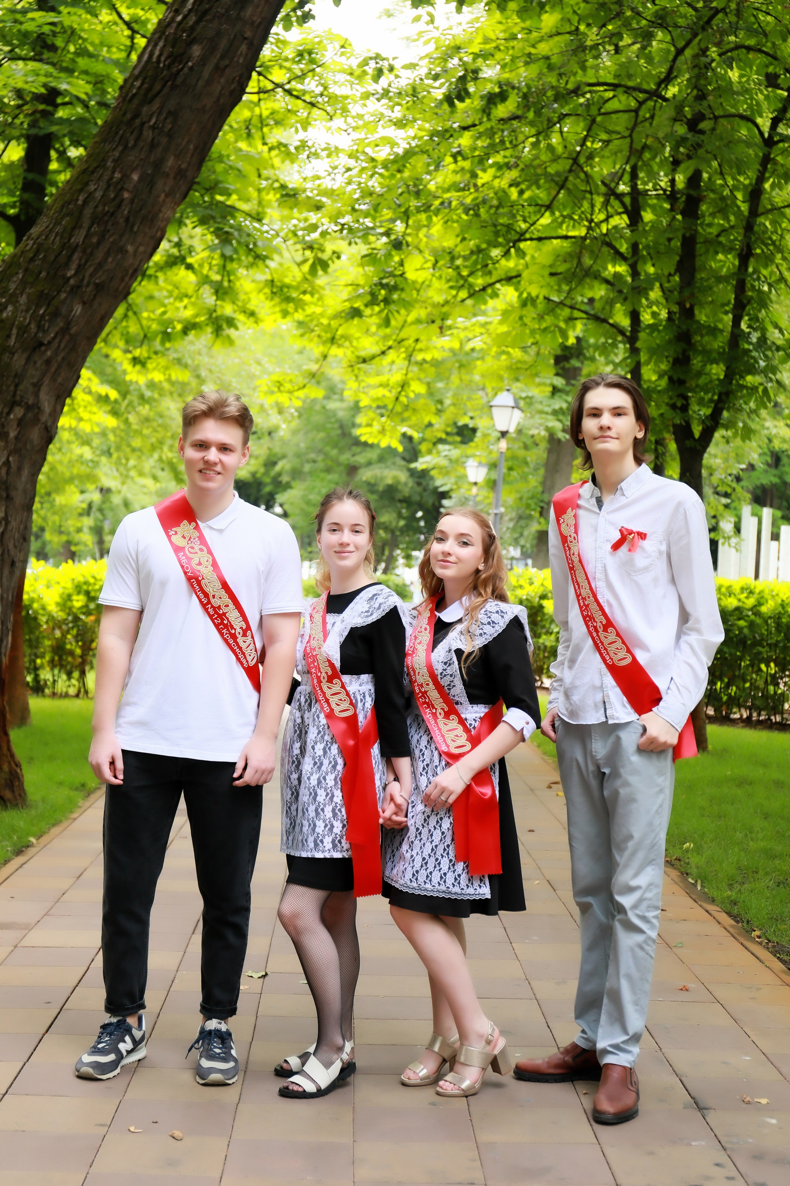 Вручение аттестатов (12 лицей). Детский семейный фотограф Краснодар