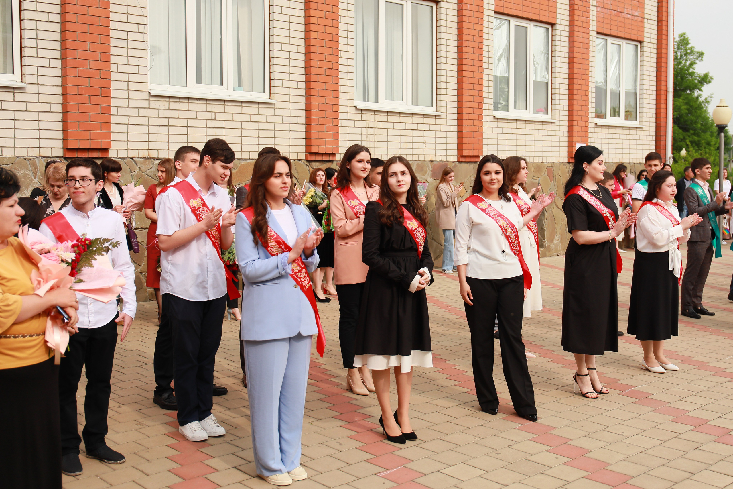 Последний звонок (Школа 2). Детский семейный фотограф Краснодар