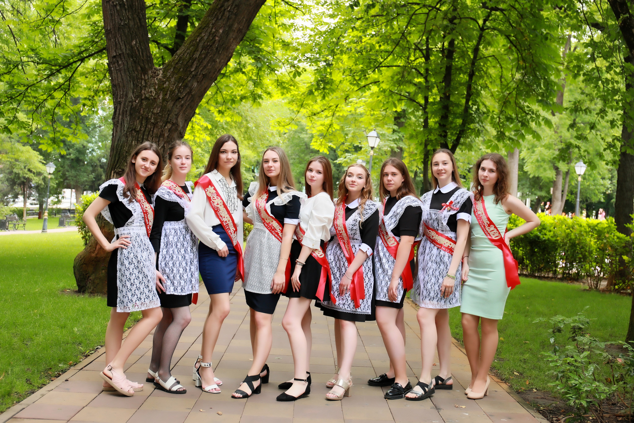 Вручение аттестатов (12 лицей). Детский семейный фотограф Краснодар