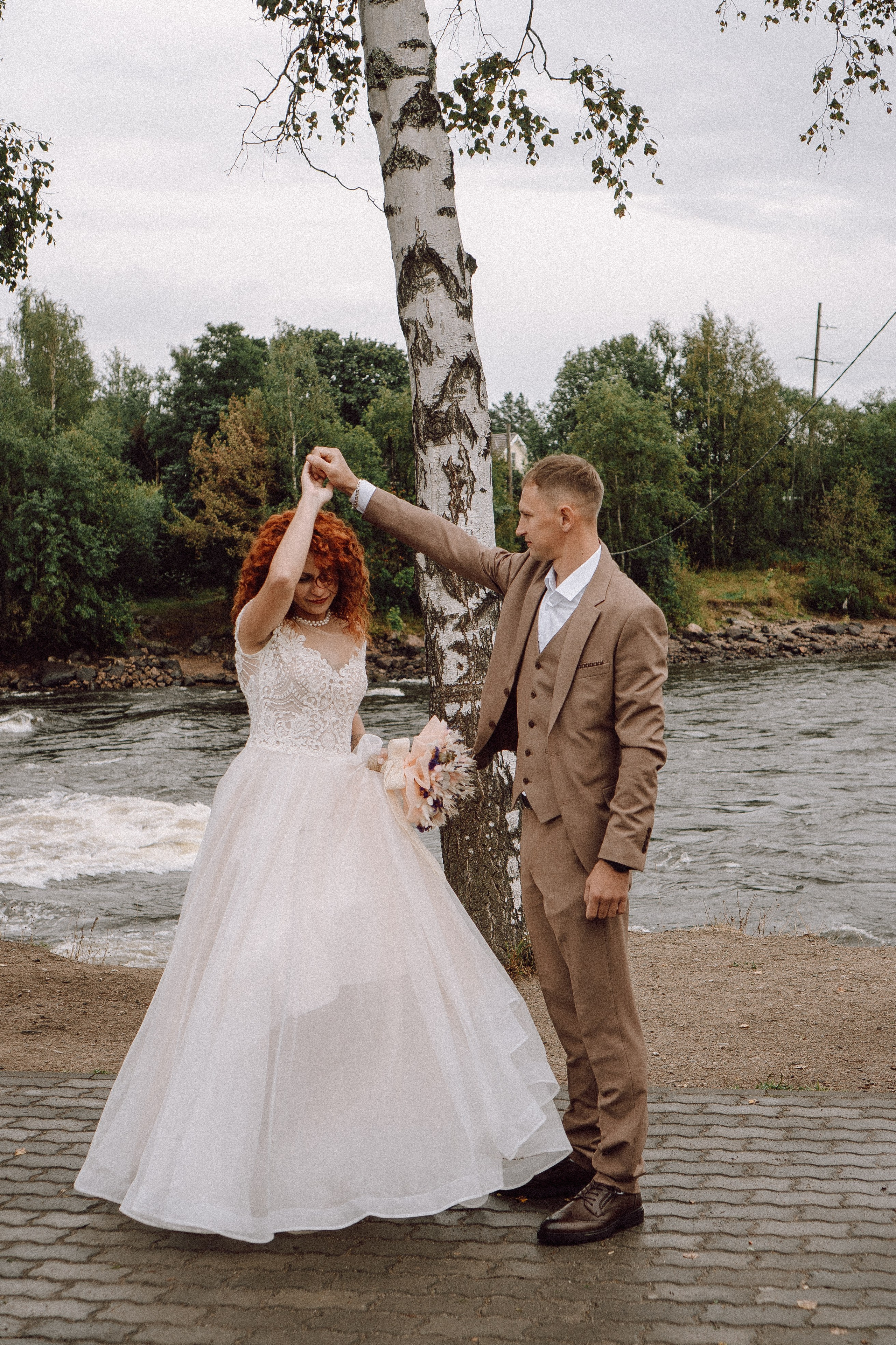 СВАДЕБНАЯ ФОТОСЕССИИЯ ПАРЫ В ГОРОДЕ ПРИОЗЕРСК В СОСНОВОМ ЛЕСУ И С ПИКАПОМ. Профессиональный фотограф, Санкт-Петербург — Виктория Богомолова