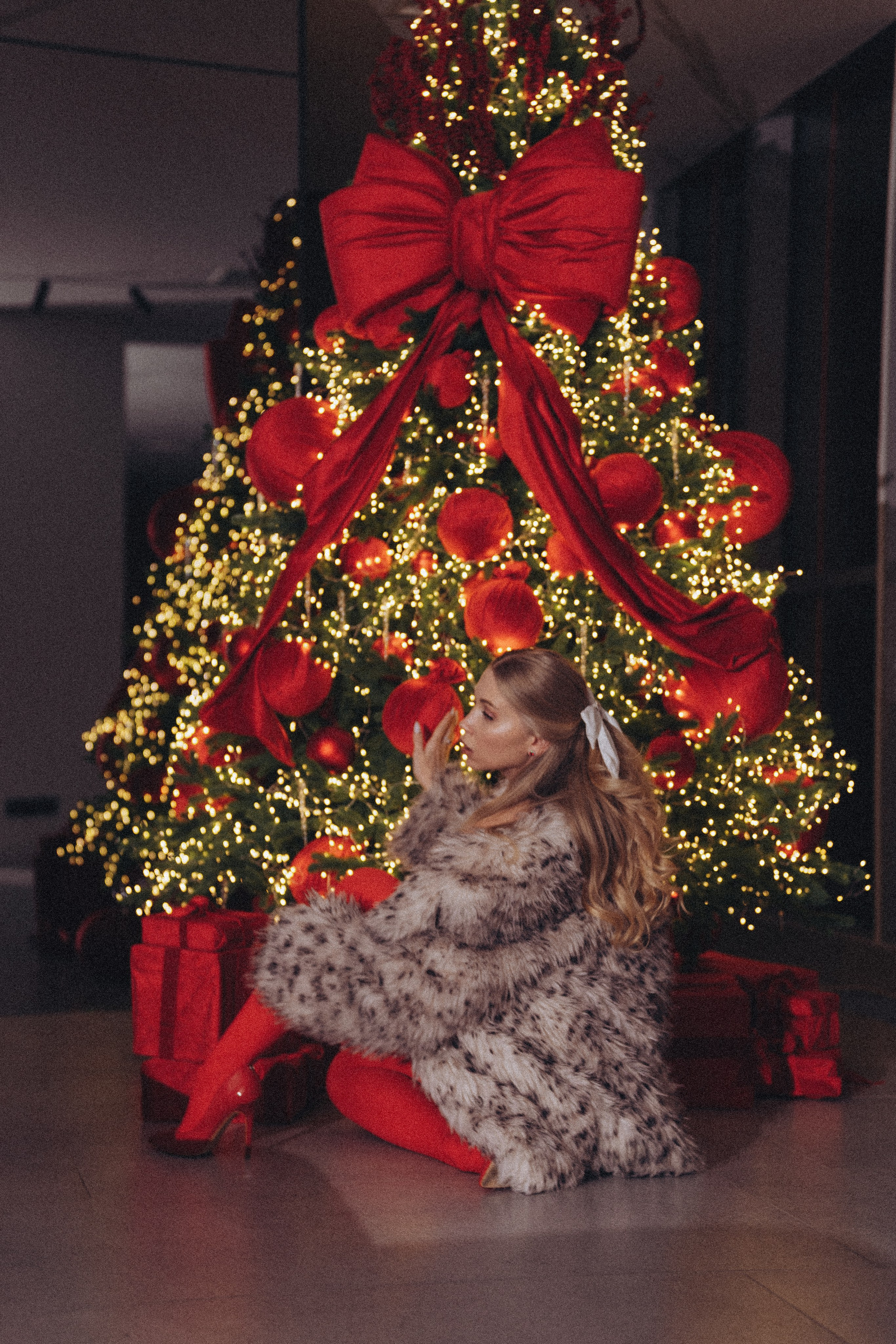 ФОТОСЕССИЯ К НОВОМУ ГОДУ В СТУДИИ С ЕЛОЧКОЙ КРАСИВЫЙ ОБРАЗ. Профессиональный фотограф, Санкт-Петербург — Виктория Богомолова