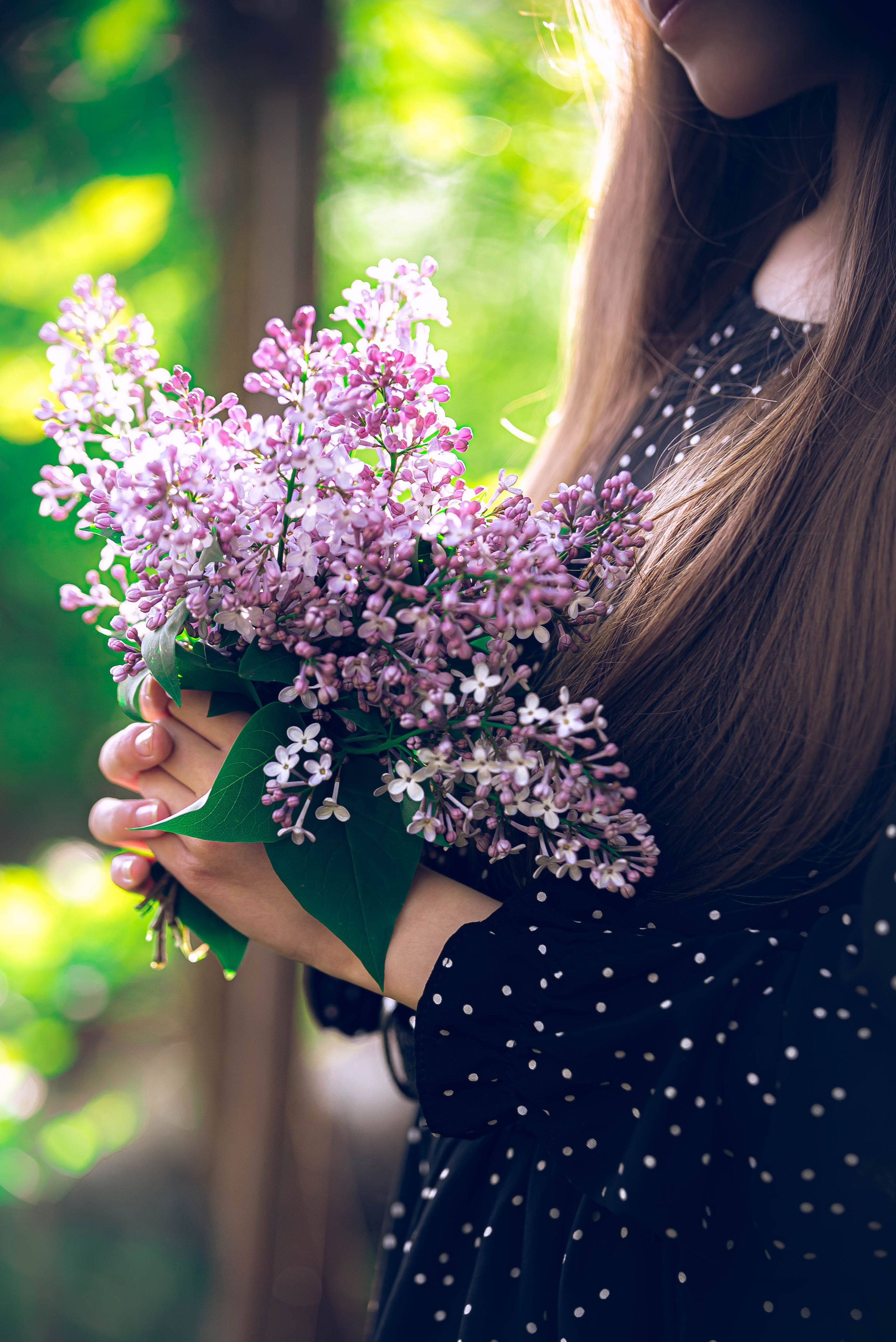 Анютка в сиреньке. Арт-фотограф Евгений Матвиенко
