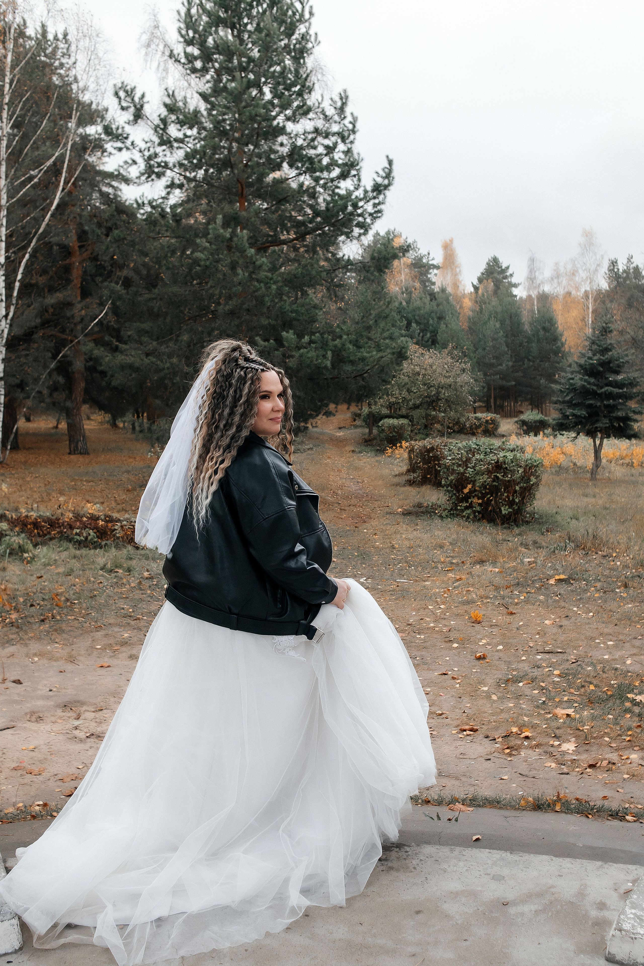 Ноябрьская свадьба в Сормовском ЗАГСе и в фотостудии Акт Первый. Свадебный фотограф и фотограф Love-Store в Нижнем Новгороде Анастасия