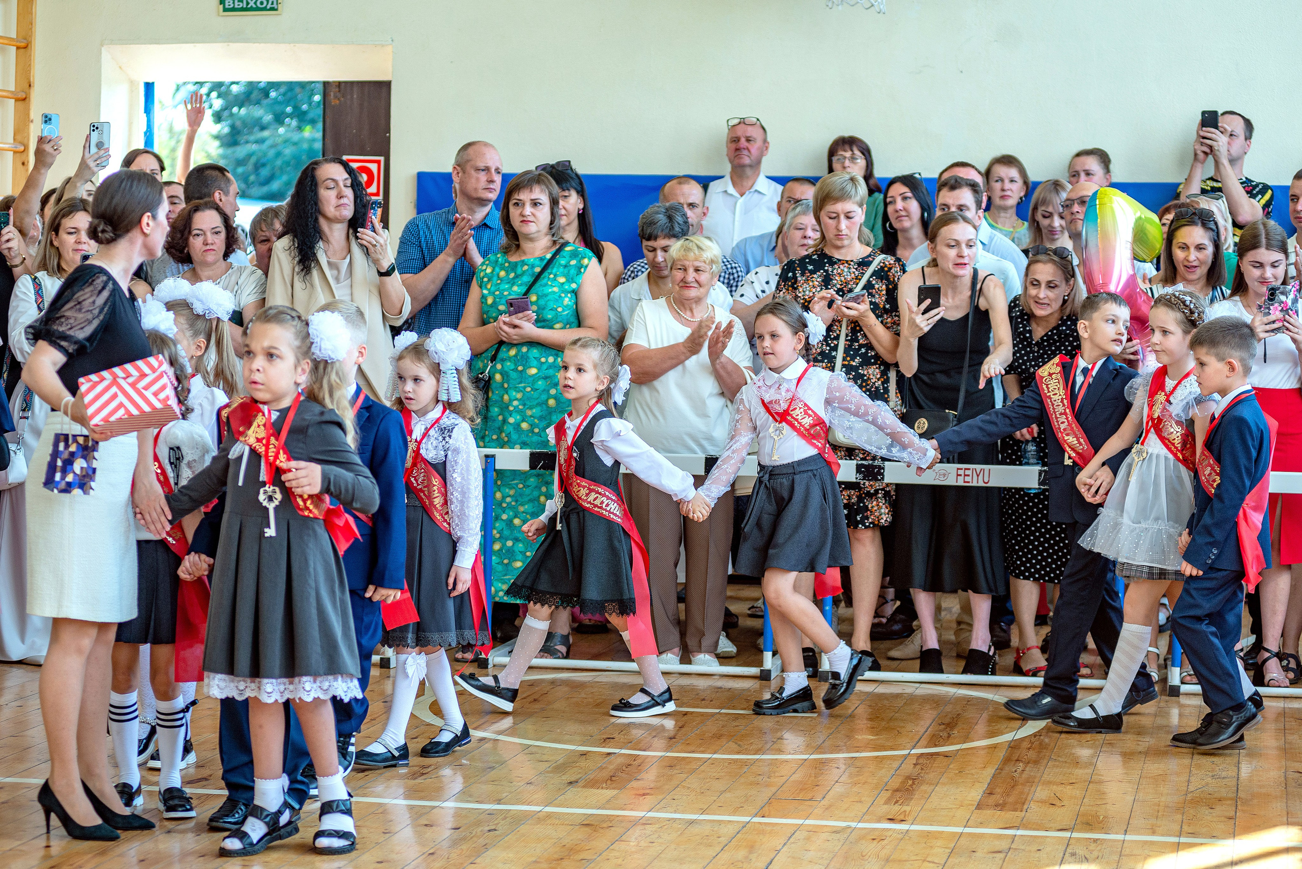 Линейка 2024. Фотограф Галина Лисанова, г. Брянск