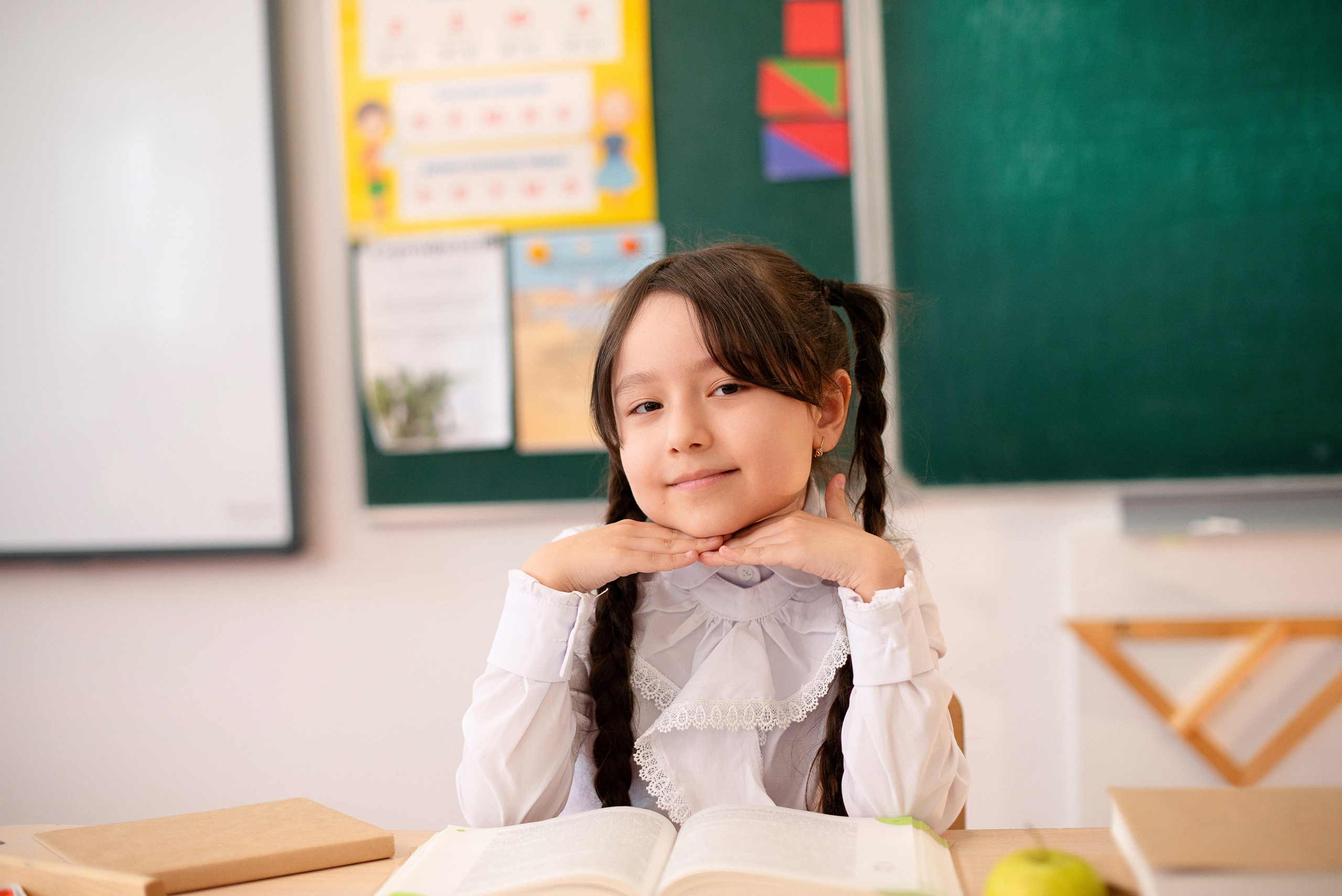 Фотографирую школьников для школьных выпускных альбомов и фотокниг в Сургуте и Нефтеюганске.