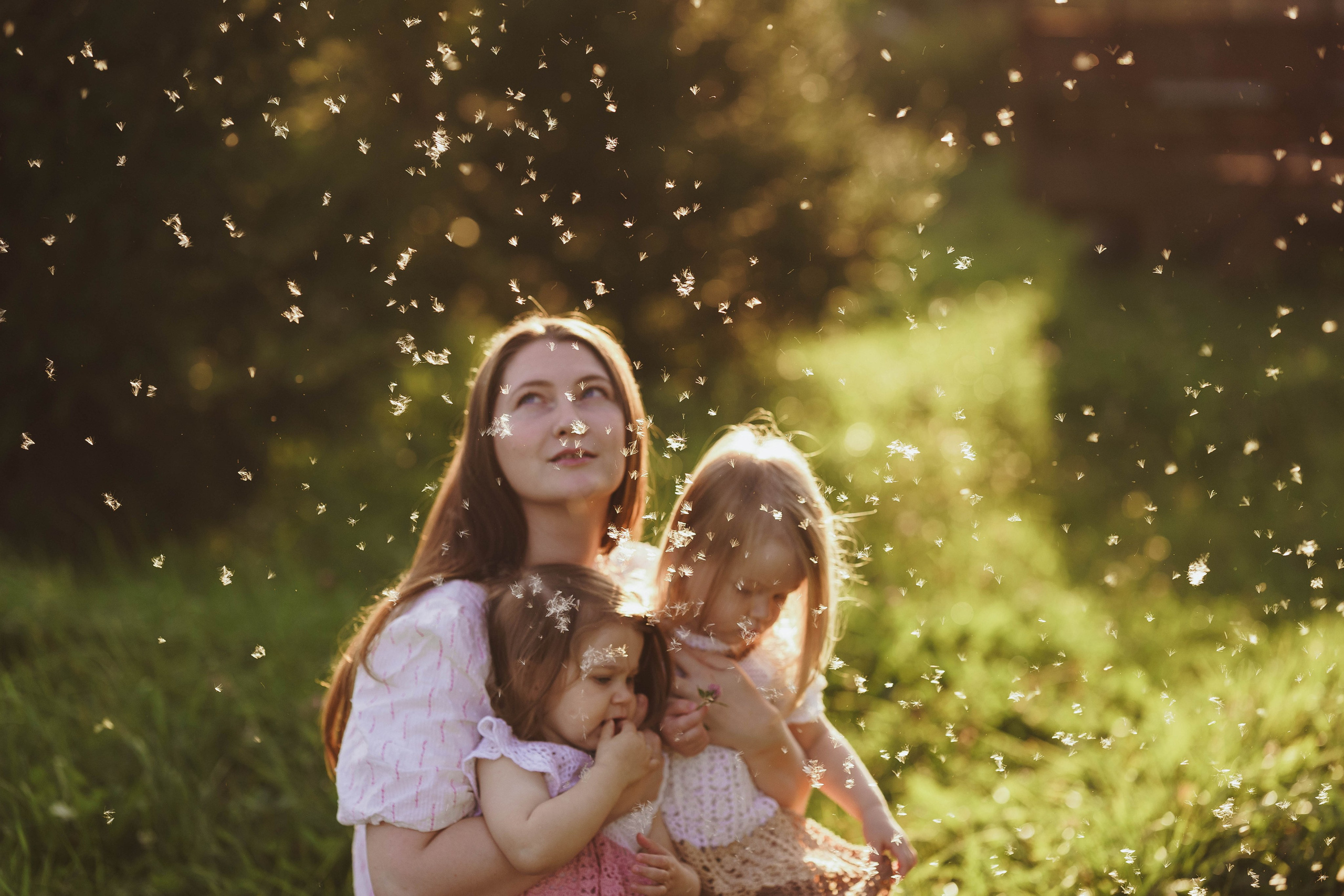 Мама с двойняшками, Костромская область. Наталья Дукалова фотограф Щелково Королев Пушкино Москва Балашиха