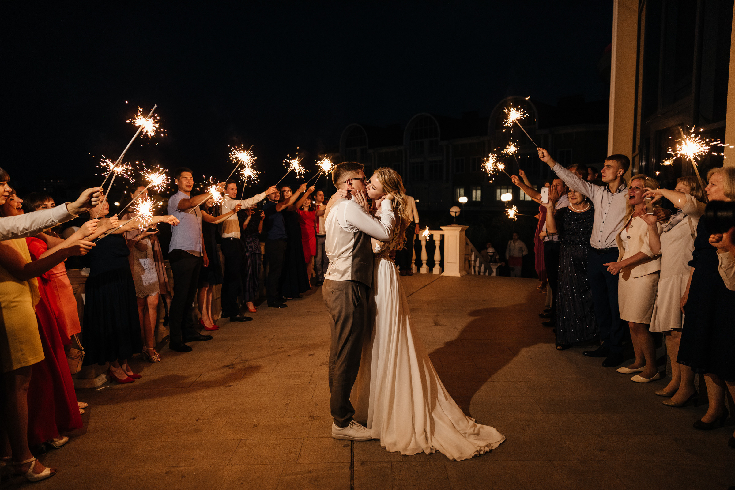 История написанная в книге. Свадебный фотограф в Ульяновске Алексей Китов