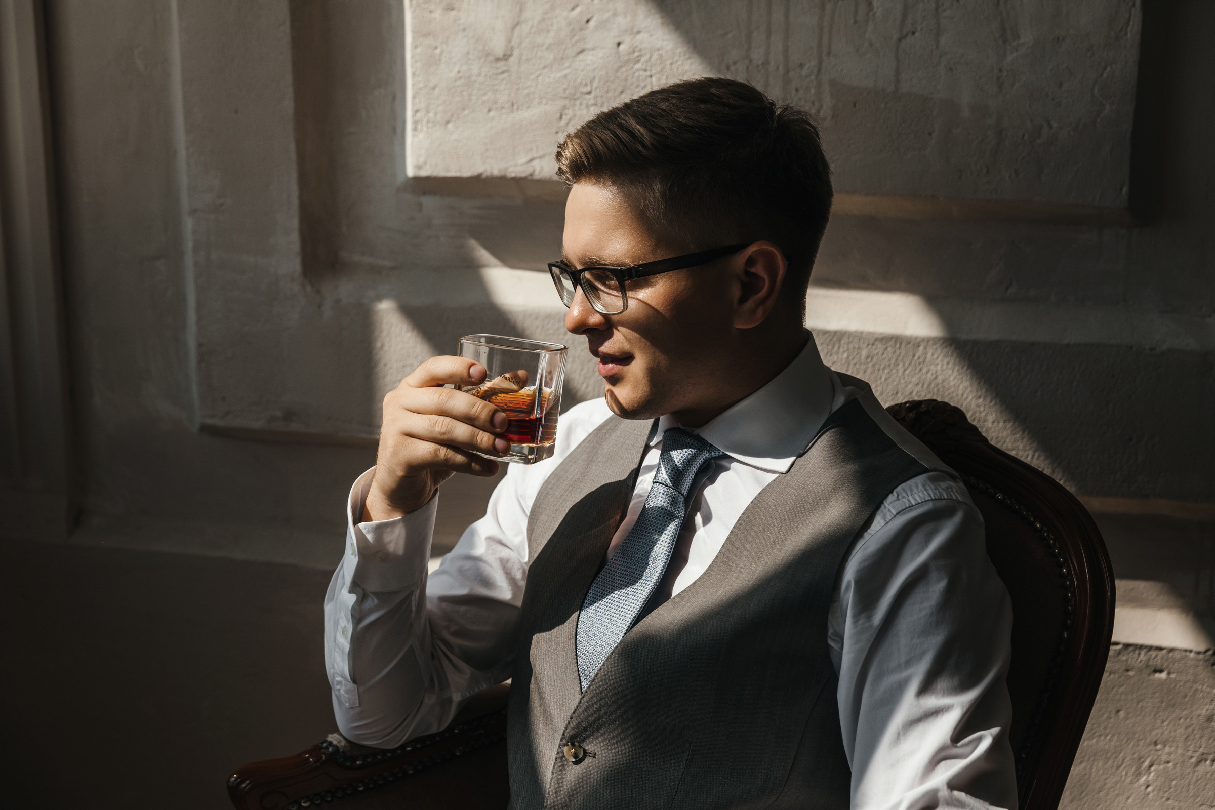 История написанная в книге. Свадебный фотограф в Ульяновске Алексей Китов