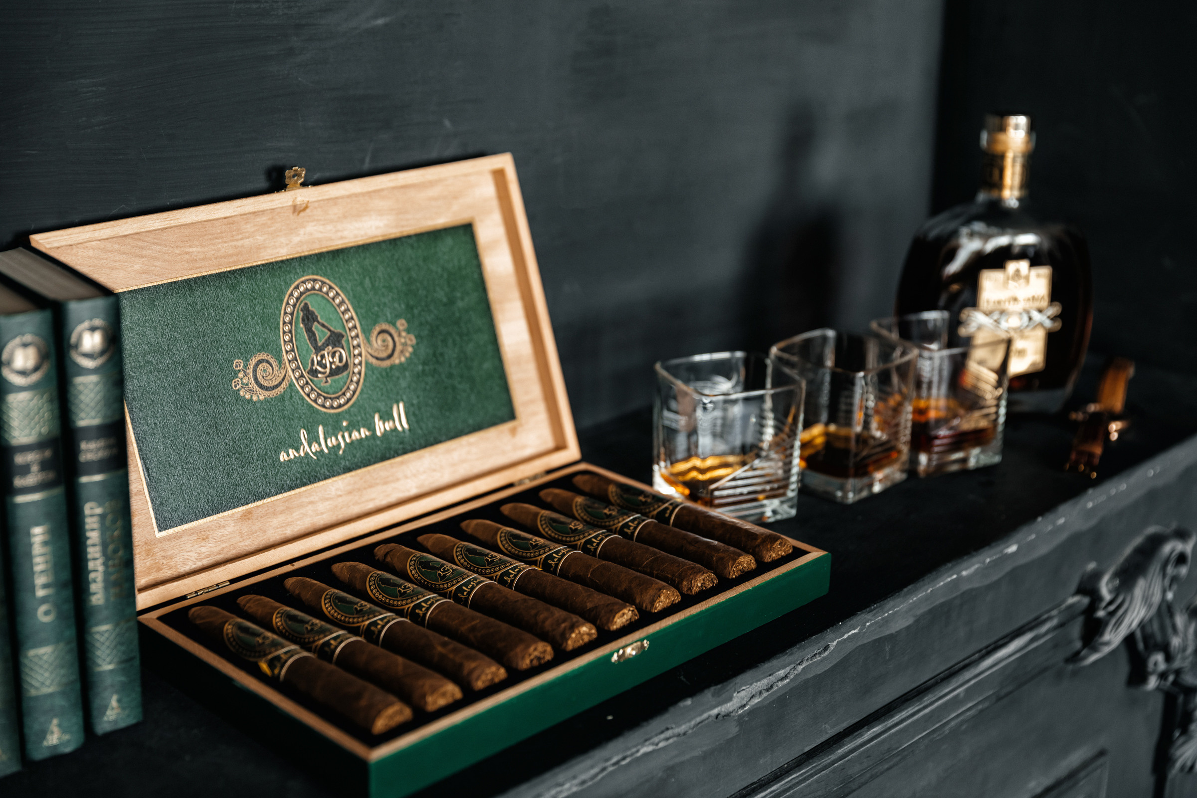 История написанная в книге. Свадебный фотограф в Ульяновске Алексей Китов