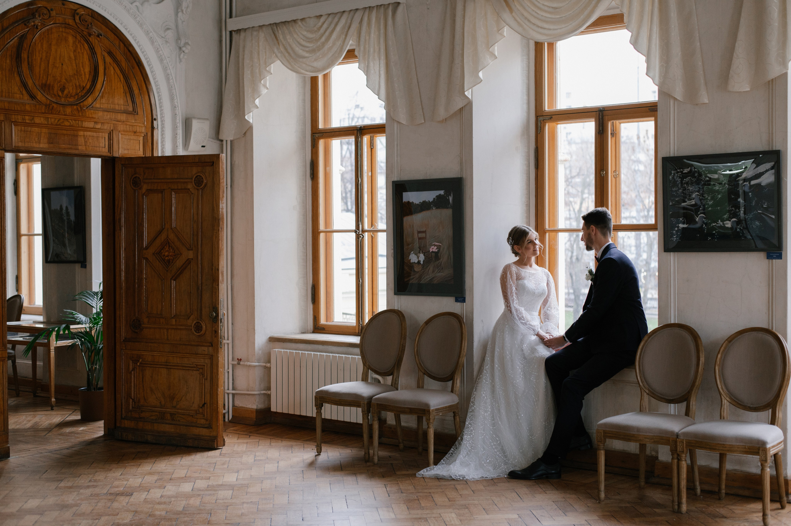 Свадебная фотосессия в Читальне имени Пушкина и камерный банкет в ресторане «Гусятникоff». Семейный и свадебный фотограф в Москве Татьяна Николаева