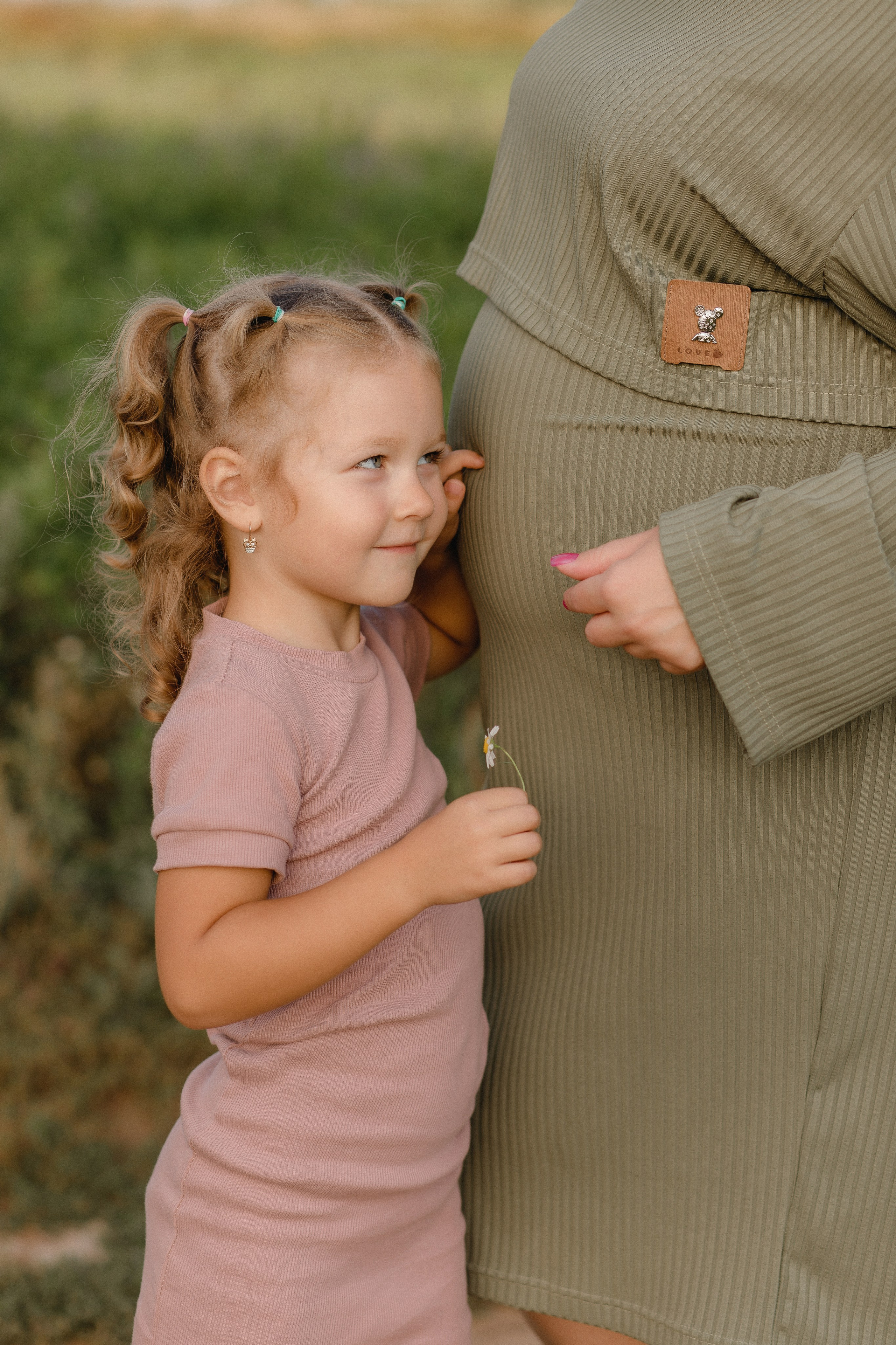 Аня, Вадим и Ева. Главная