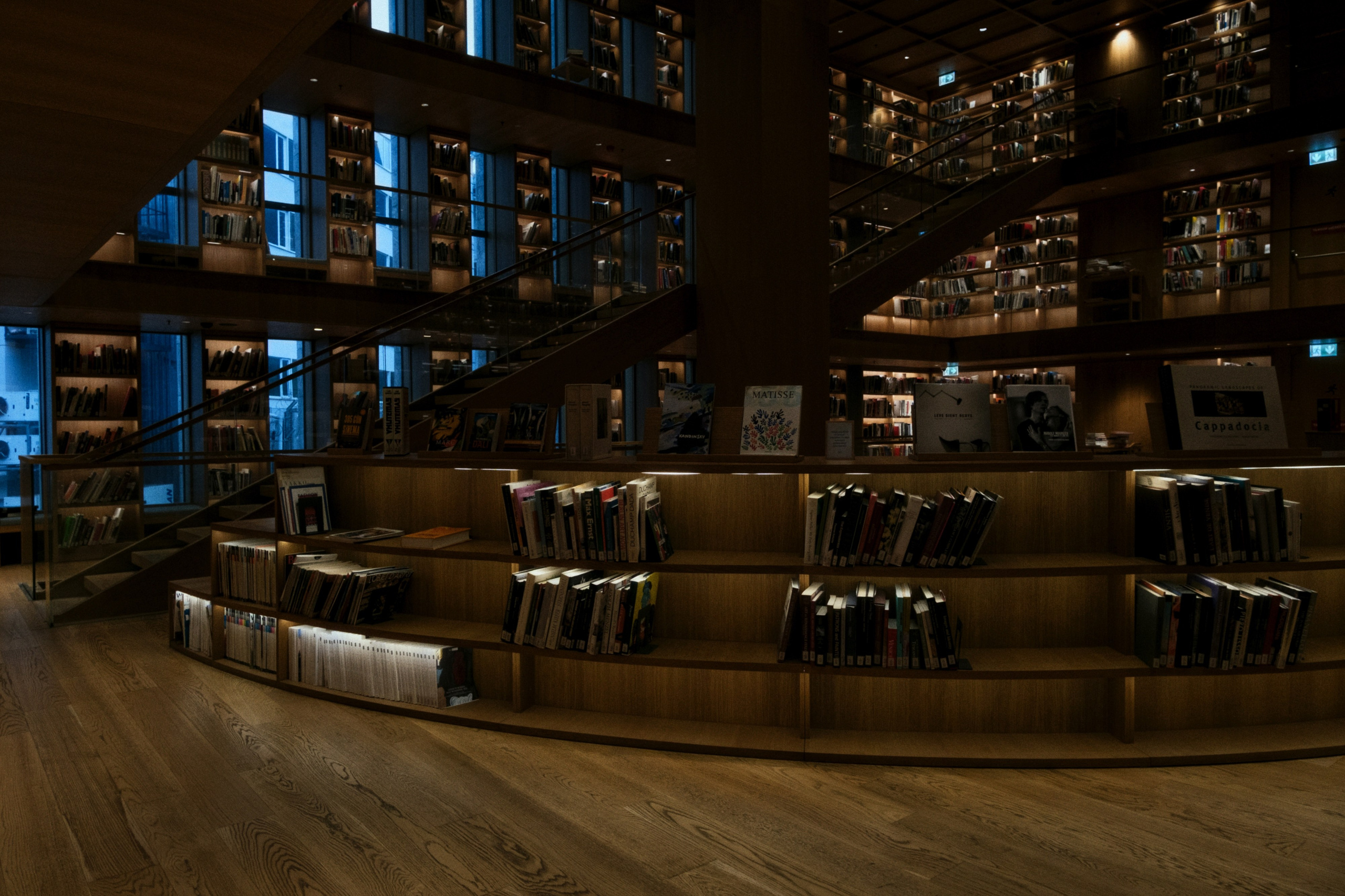 Beyoğlu x Karakoy, Istanbul / Türkey AW26. Фотограф Юрин Евгений