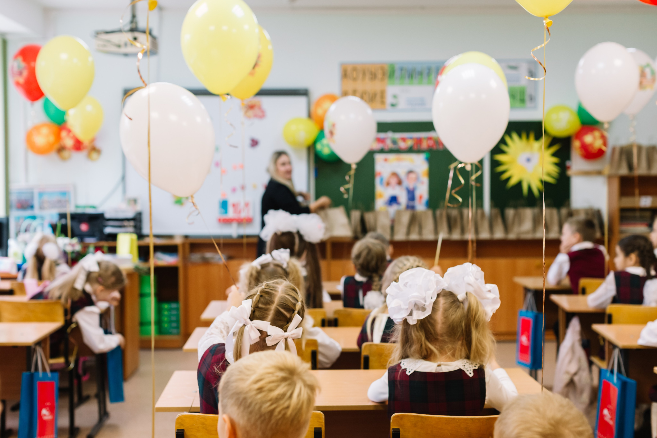 алёна малахова фотограф новосибирск семейный детский домашняя фотосессия в новосибирске день рождения репортажная съёмка фотосессия с лошадьми на конюшне деревня алтай  на природе фотосессия в детском саду мама и сын предложение руки и сердца идея  помолвка фотосессия берег закат детский день рождения годик торт аниматор лофт игровая продолжение следует prodoljenie_sleduet_  корпоратив тимбилдинг первоклашка линейка  контент  бизнес портрет оперный новат франция берет весна девушка мама и дочь мать и дитя