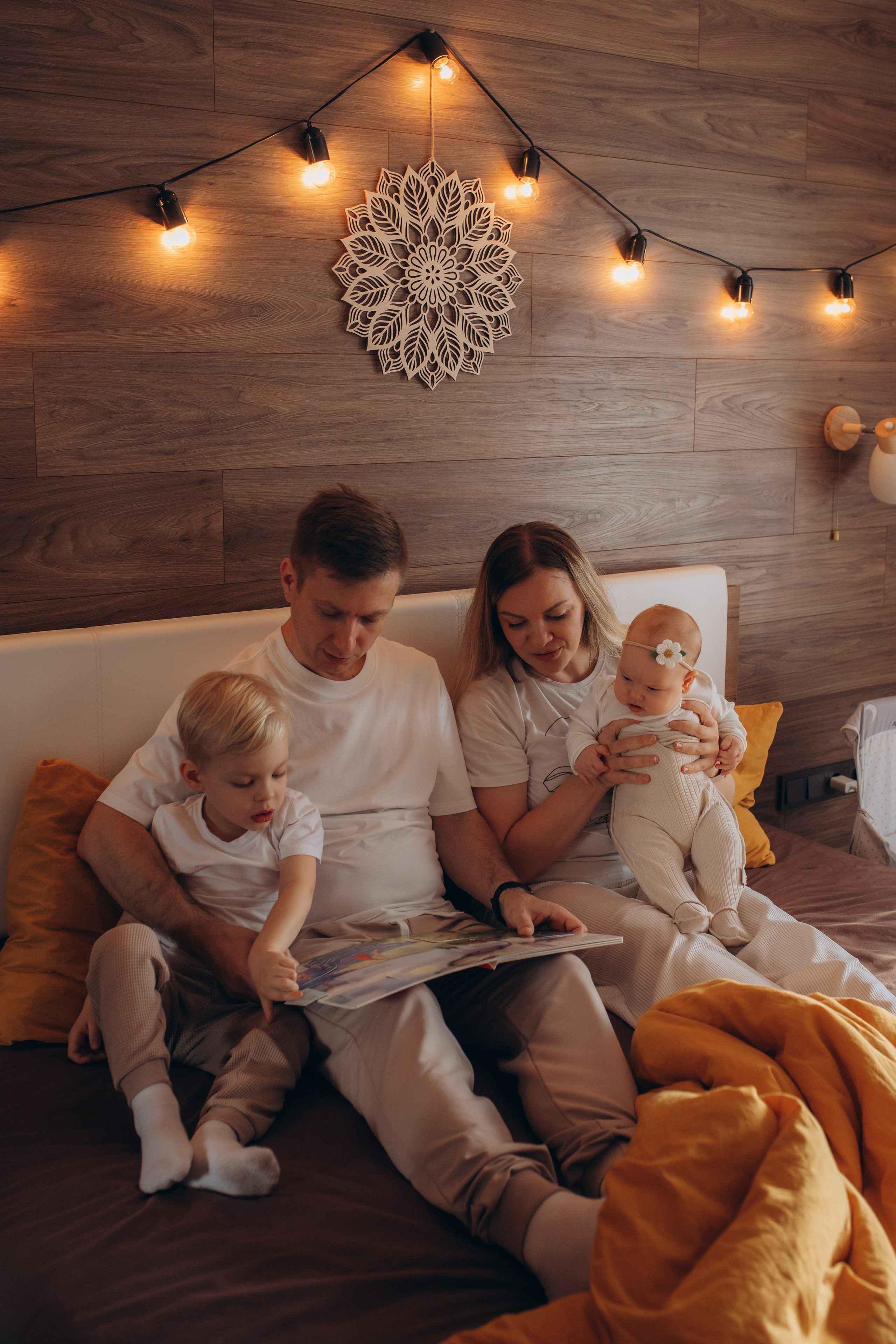 Катя, Денис и малыши. Семейный и домашний фотограф в Москве и МО Королева Валерия