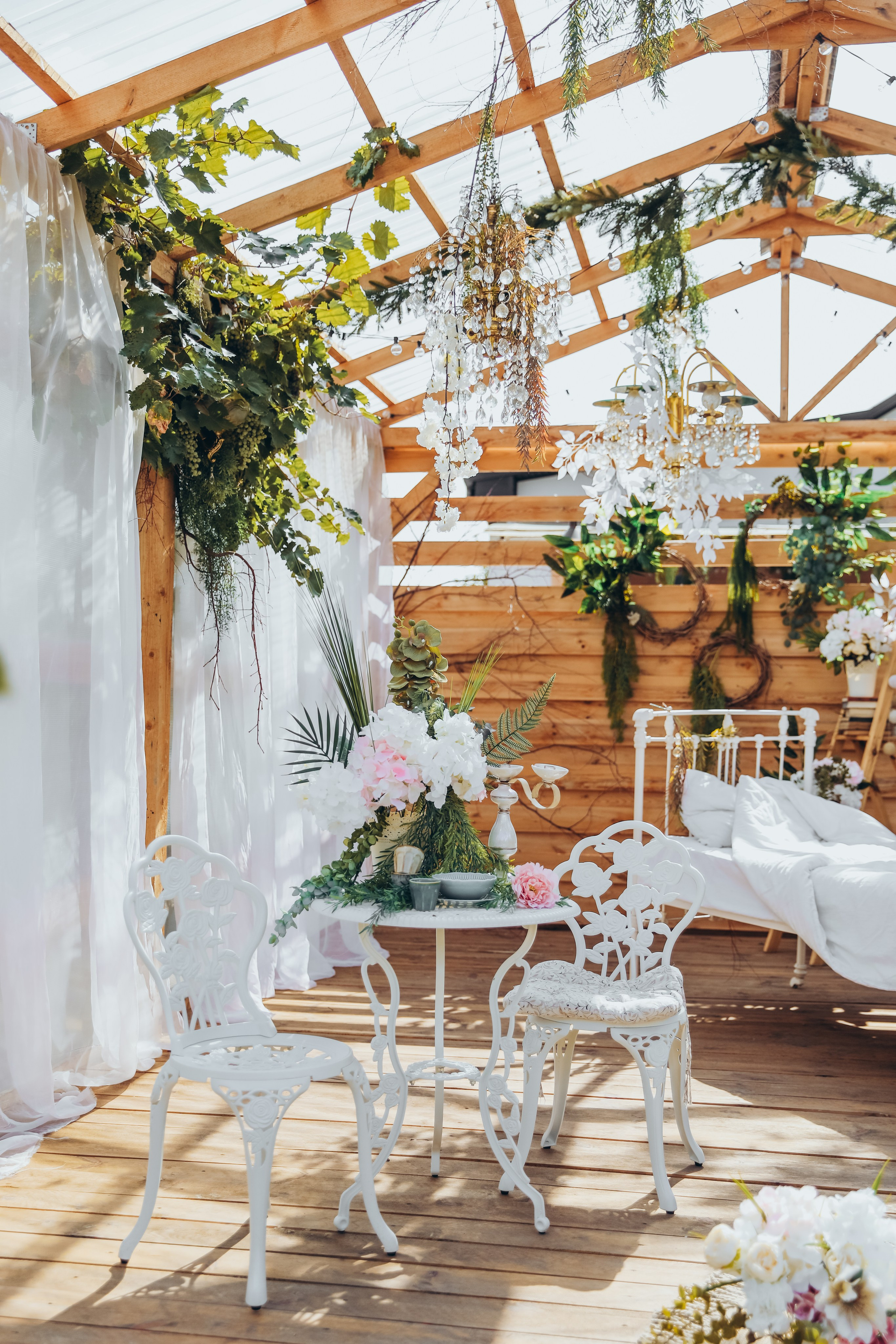 Уличная локация «Лесной дом». Фотостудия в Мариуполе «Берлога»