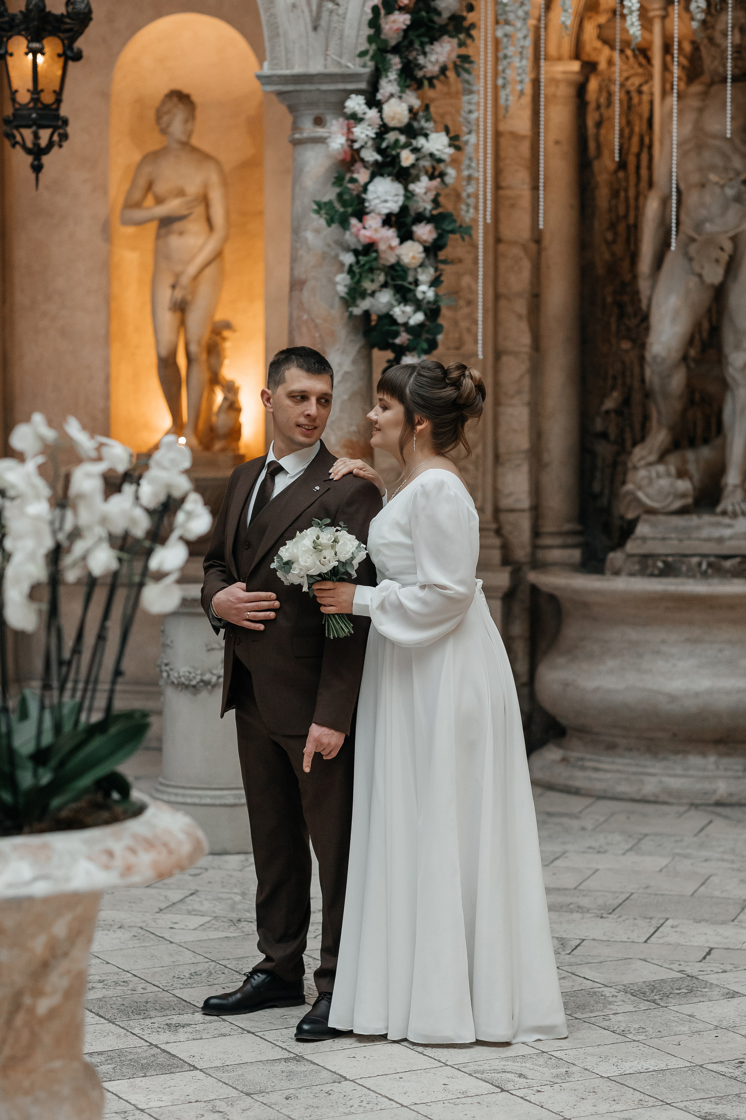 Свадебная фотосессия в ресторане Турандот. Свадебный фотограф в Москве Дарья Олендарёва