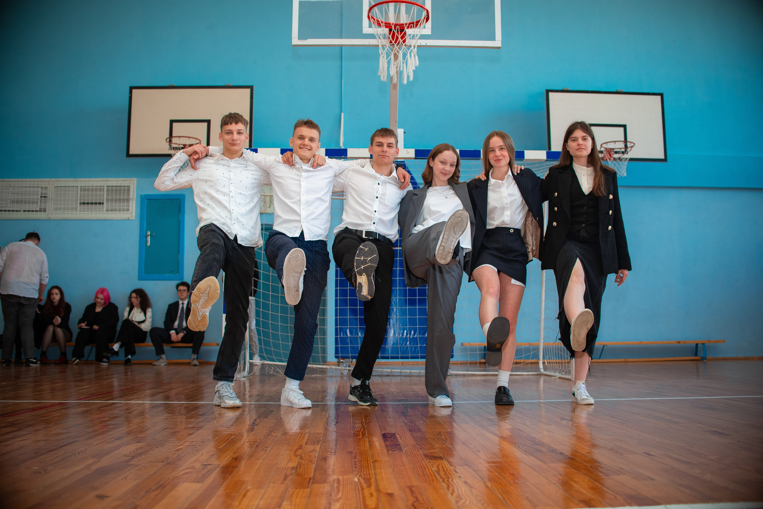 Выпускные альбомы 11 класс. Семейный фотограф на выписку из роддома и крещение Минск Настя Гришук