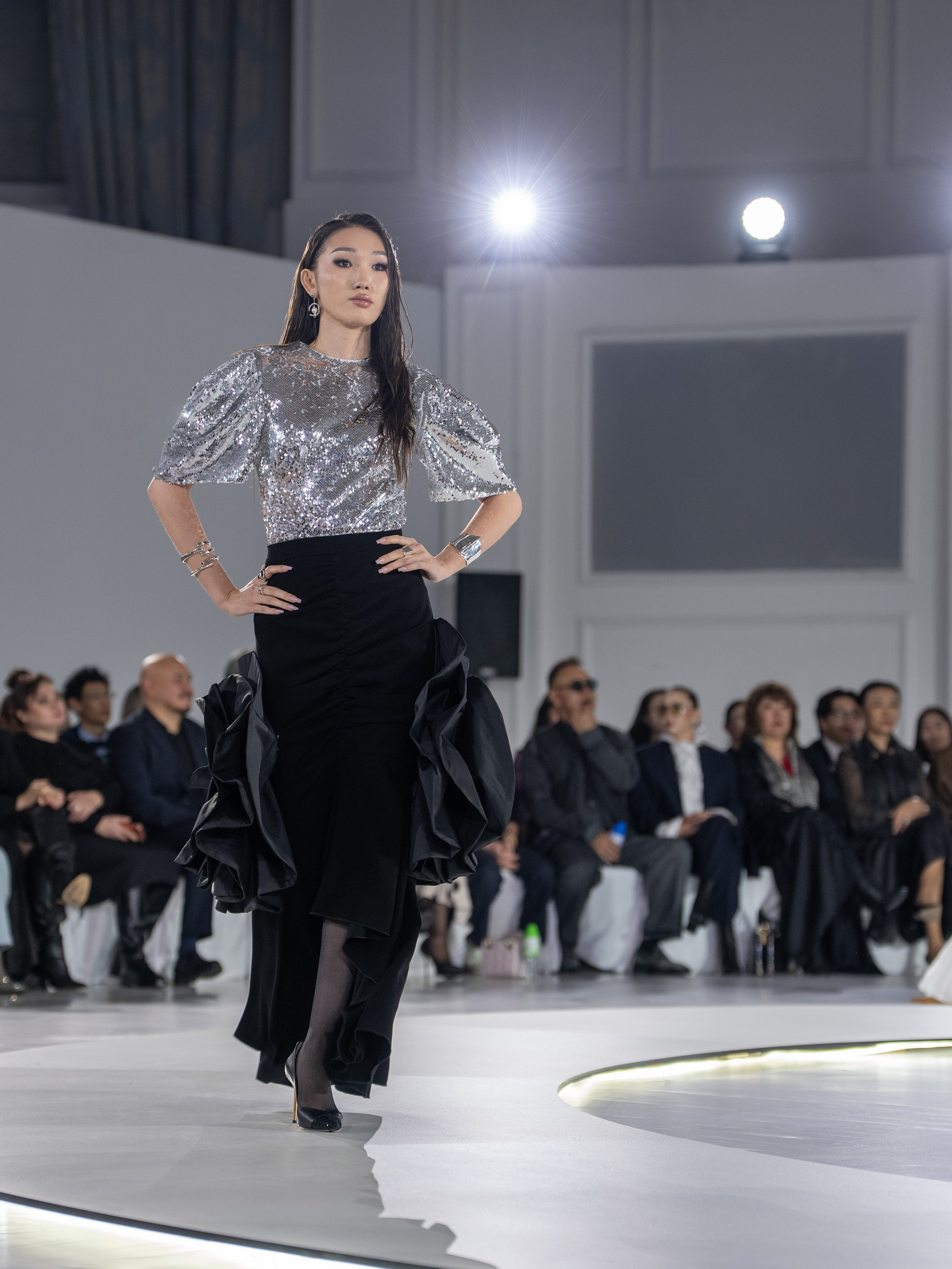 Дизайнер Arunaz. Сайт Алматинского НЮ АРТ, будуар и фэшн фотографа Дениса Карпенко