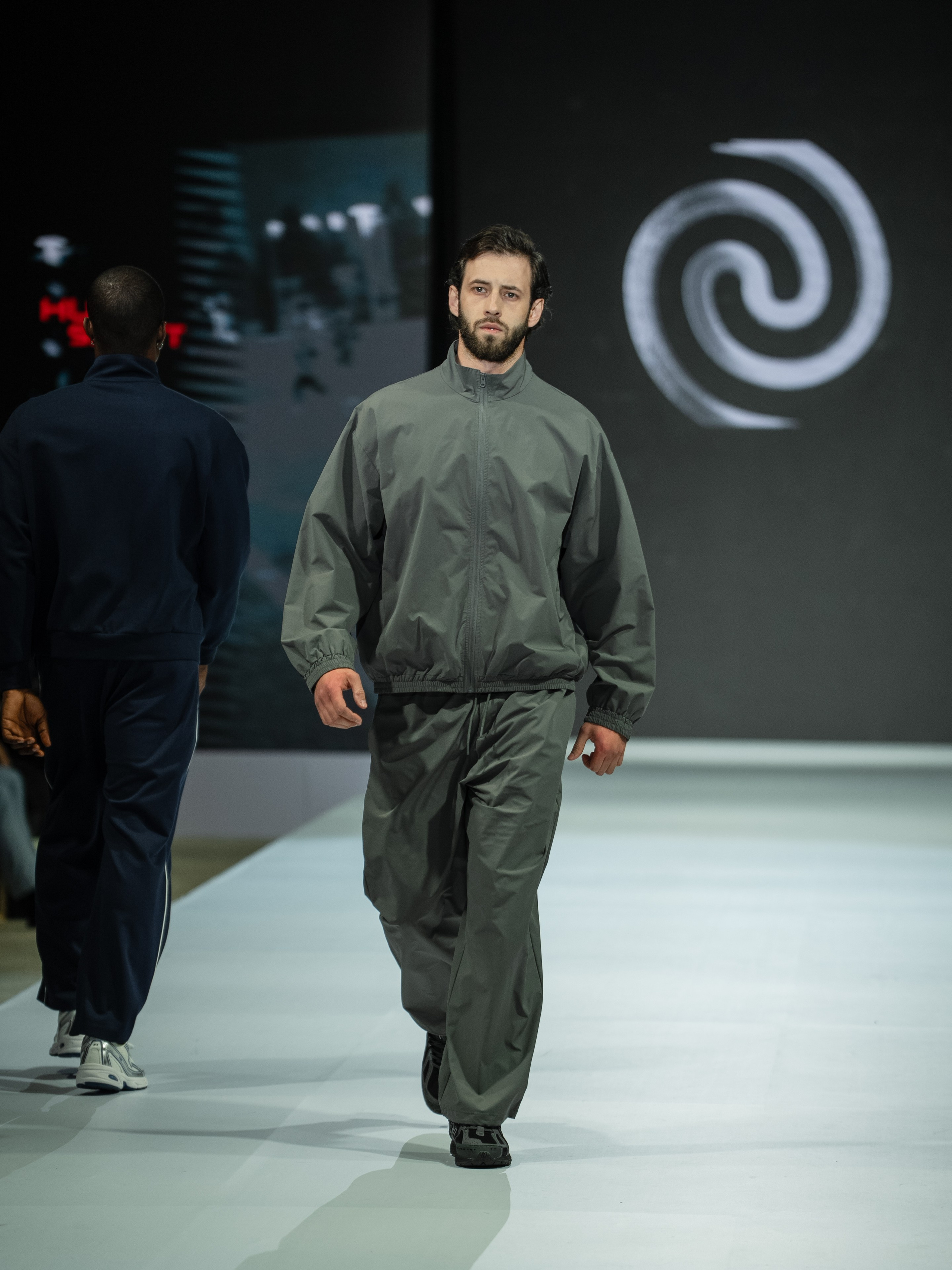 EURASIAN FASHION WEEK Husl Sport. Сайт Алматинского НЮ АРТ, будуар и фэшн фотографа Дениса Карпенко