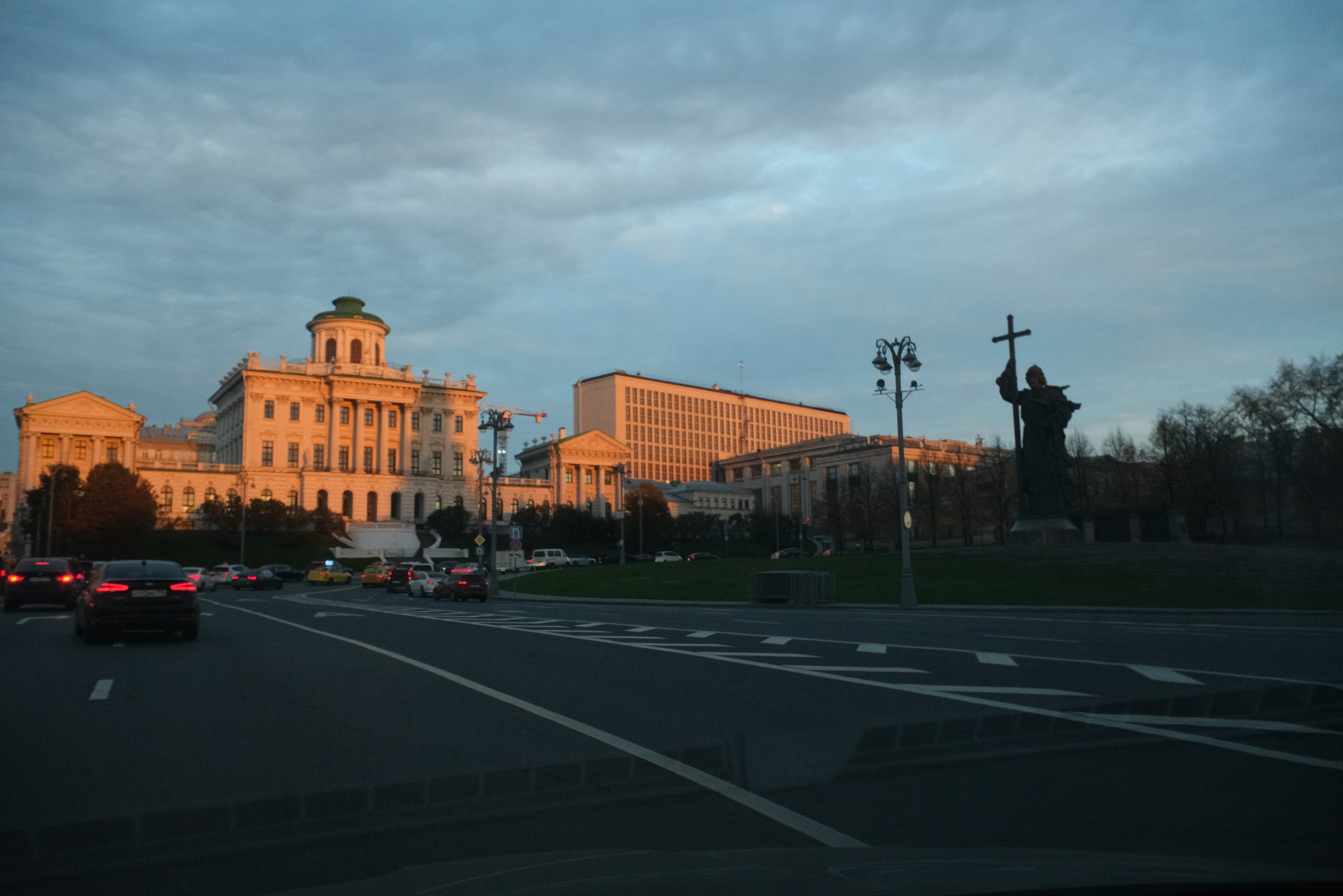 Улица, люди, жизнь…