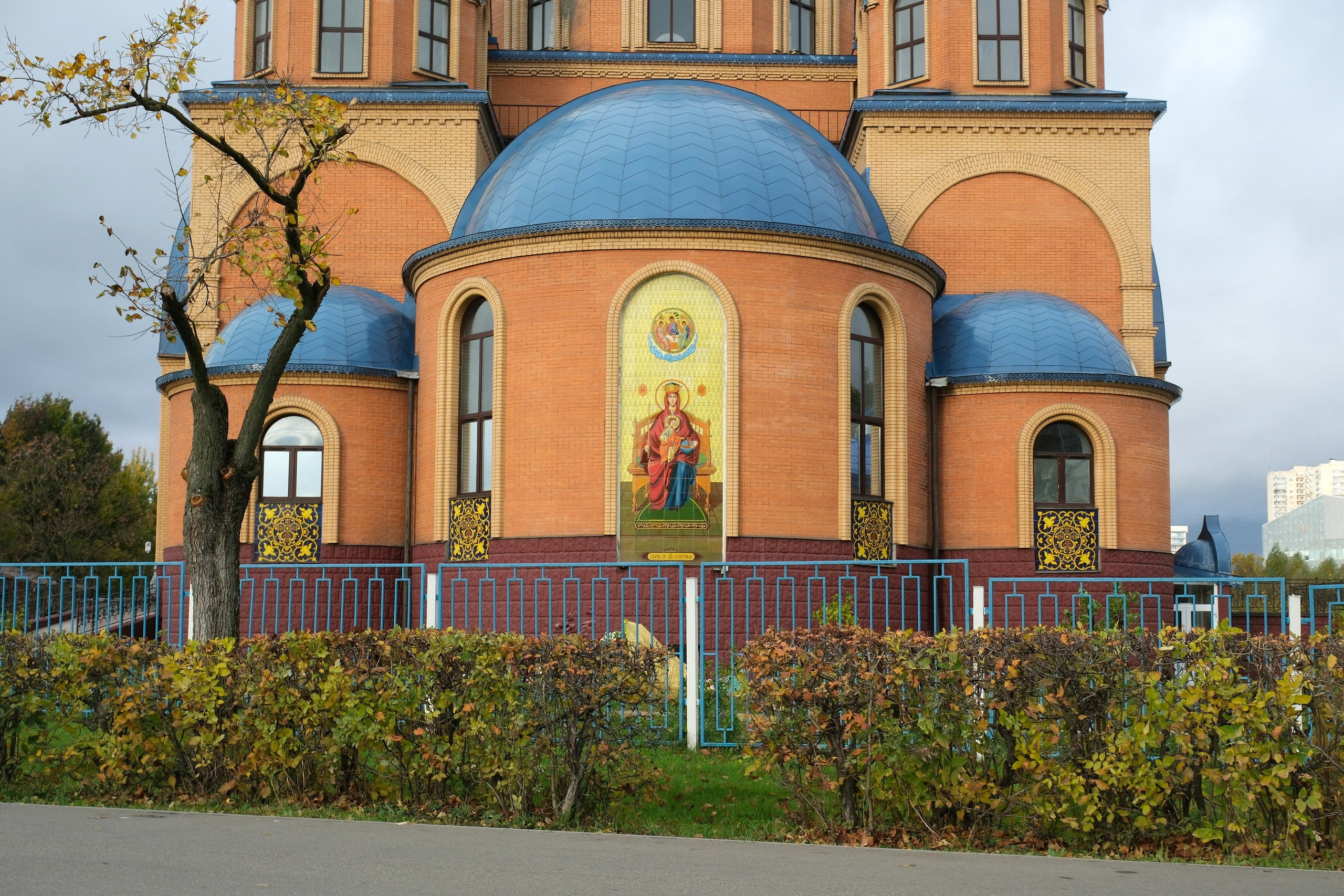 Улица, люди, жизнь…