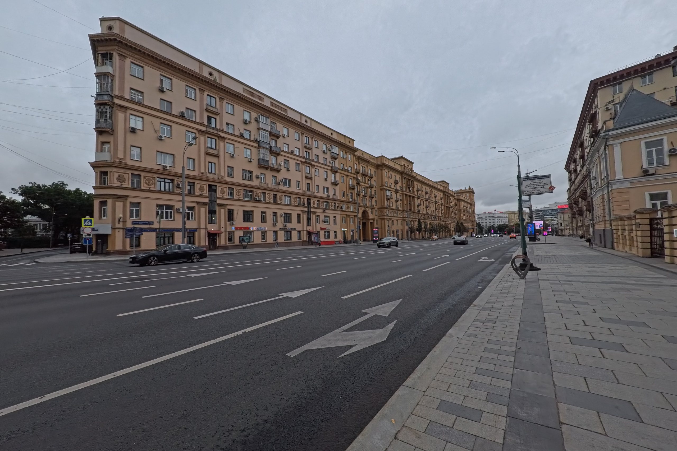 Улица, люди, жизнь…