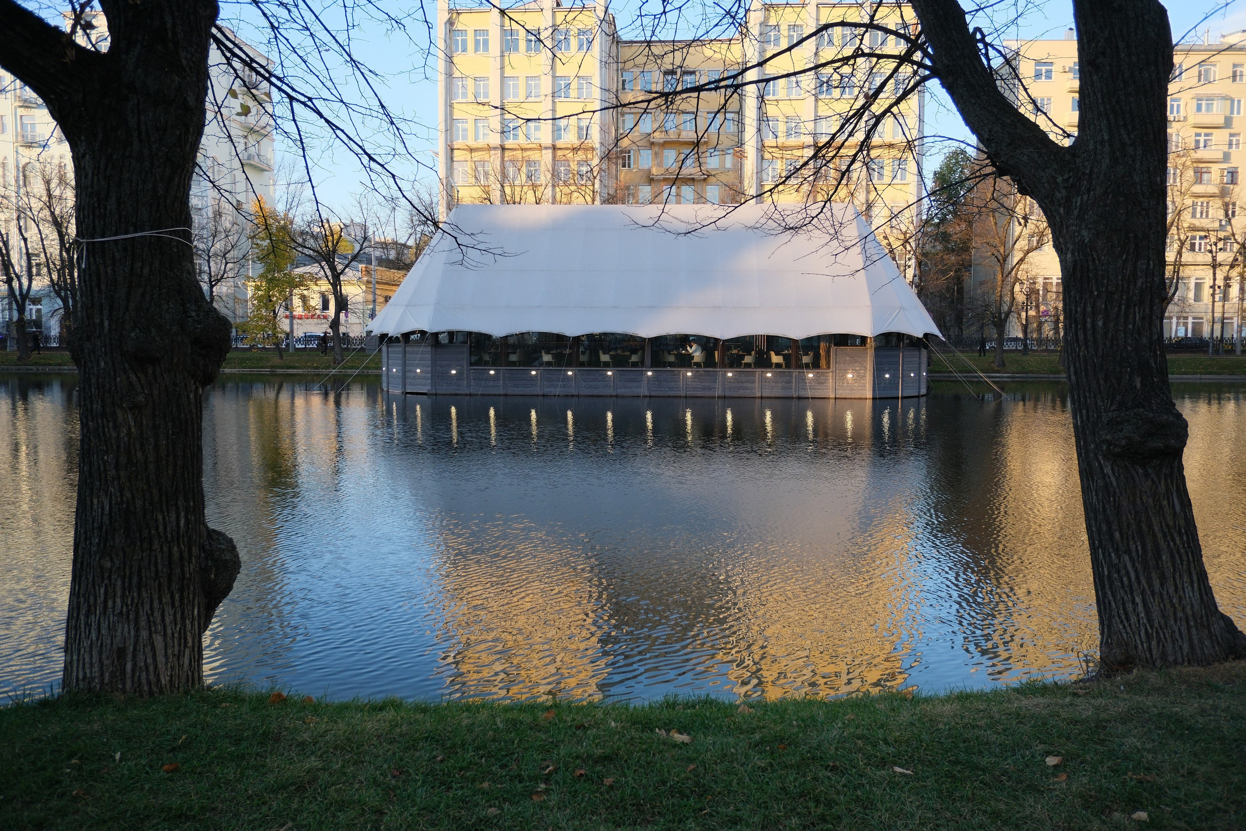 Улица, люди, жизнь…