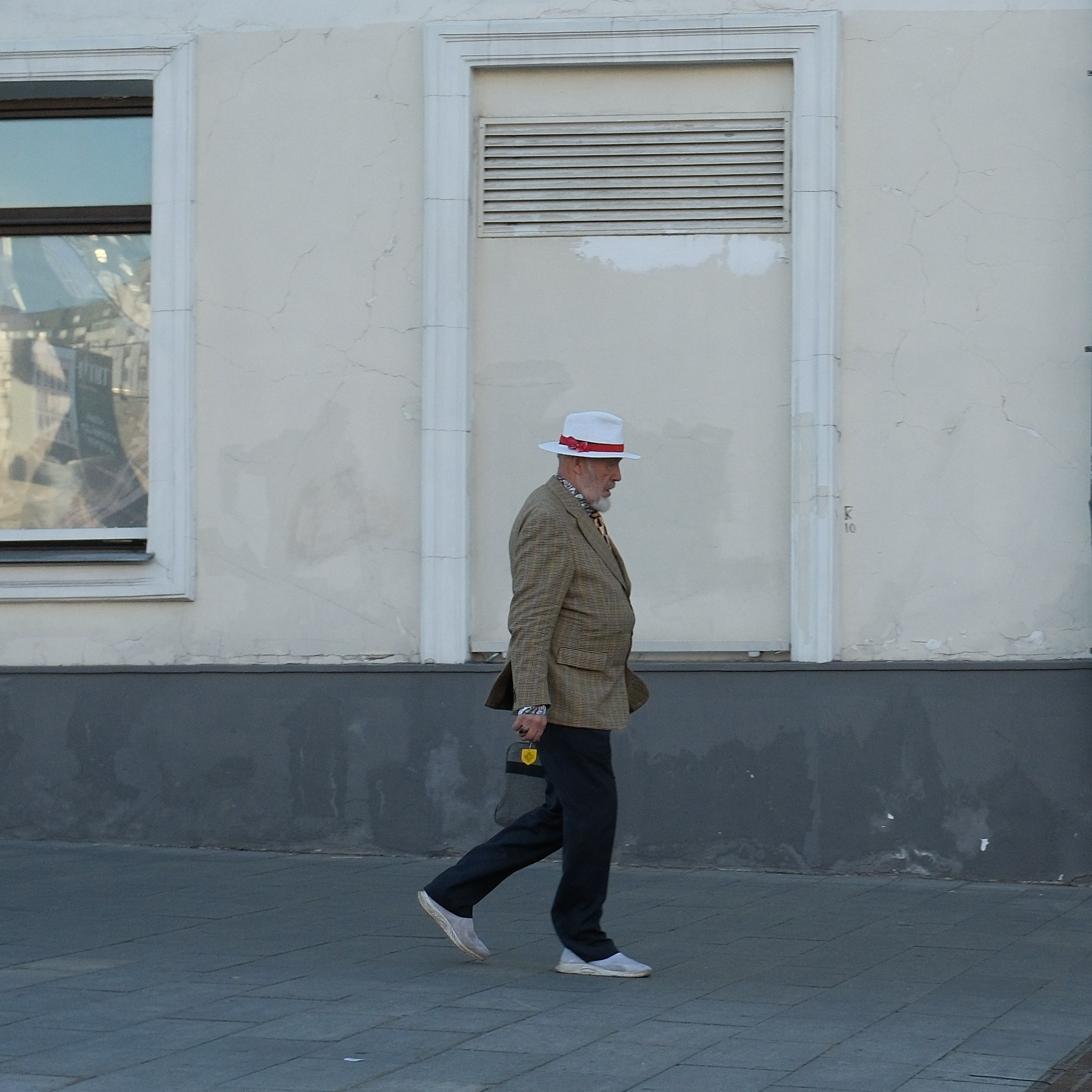 Улица, люди, жизнь…