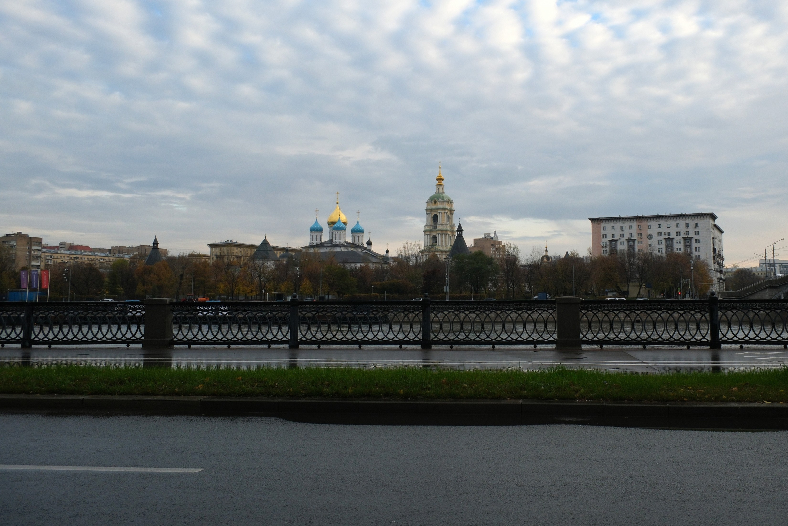 Улица, люди, жизнь…
