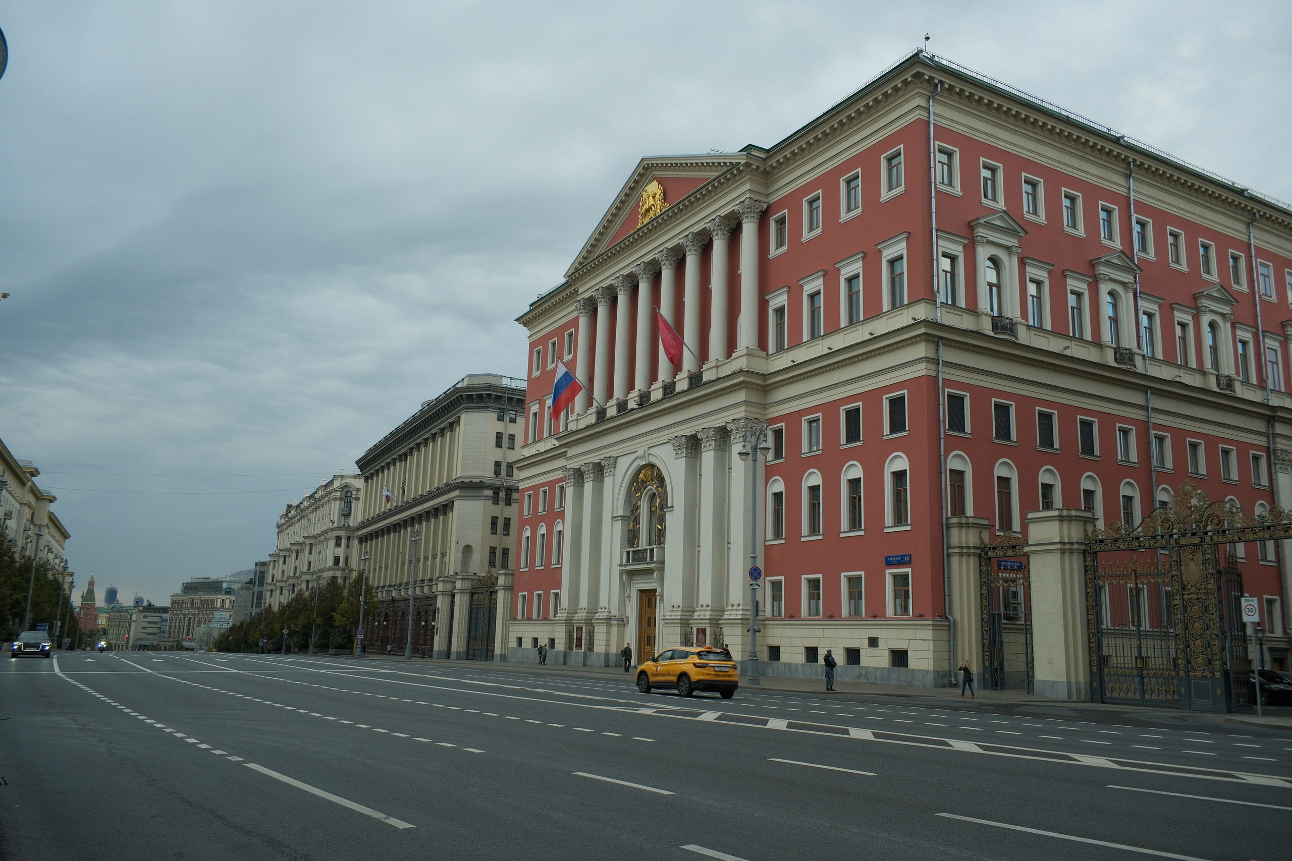 Улица, люди, жизнь…