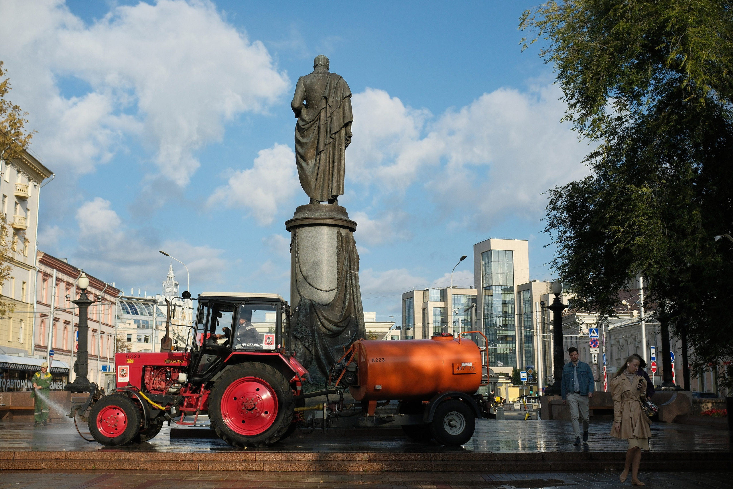 Улица, люди, жизнь…