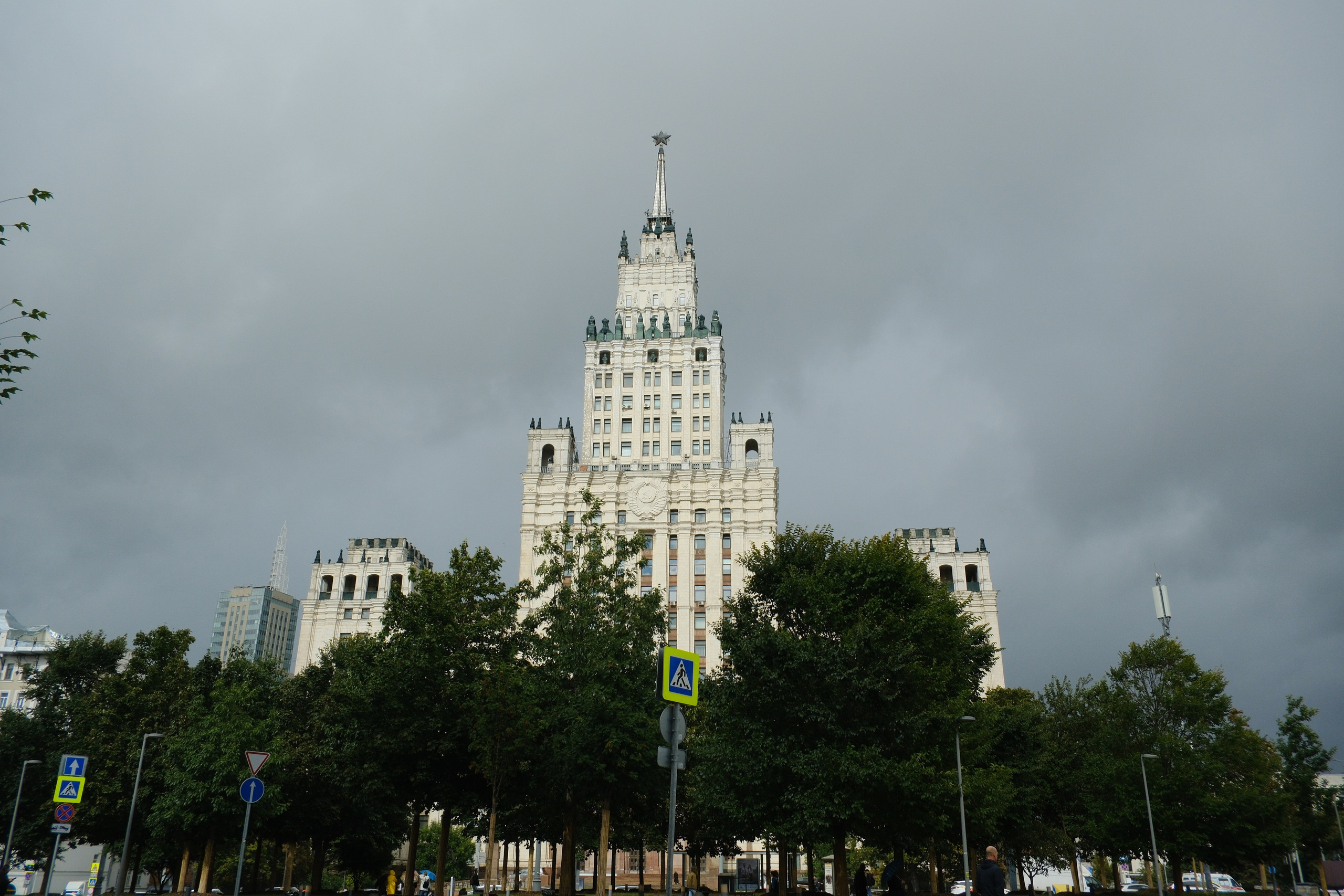 Улица, люди, жизнь…