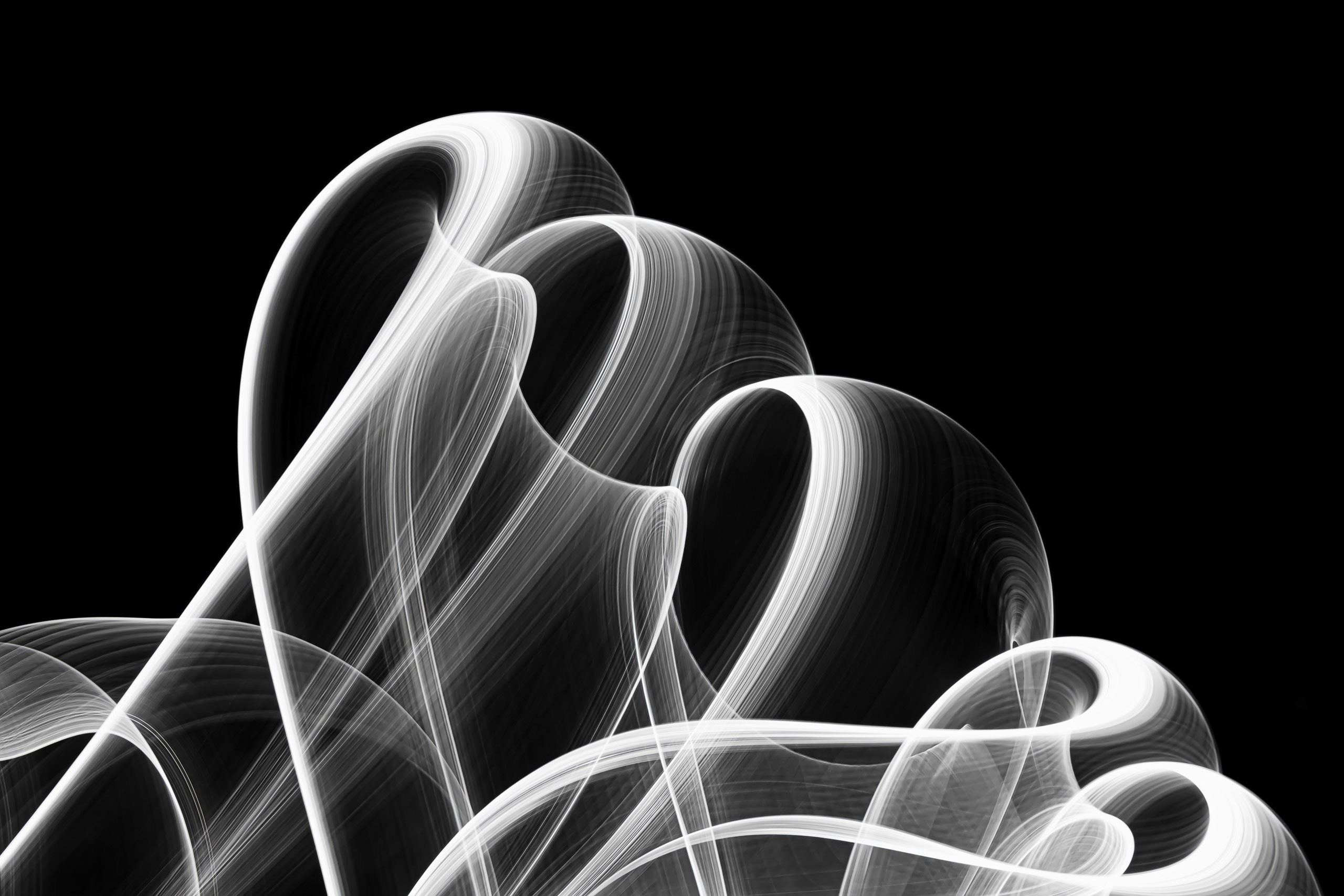 Рисование светом. Скульптуры из воды Сергея Толмачева