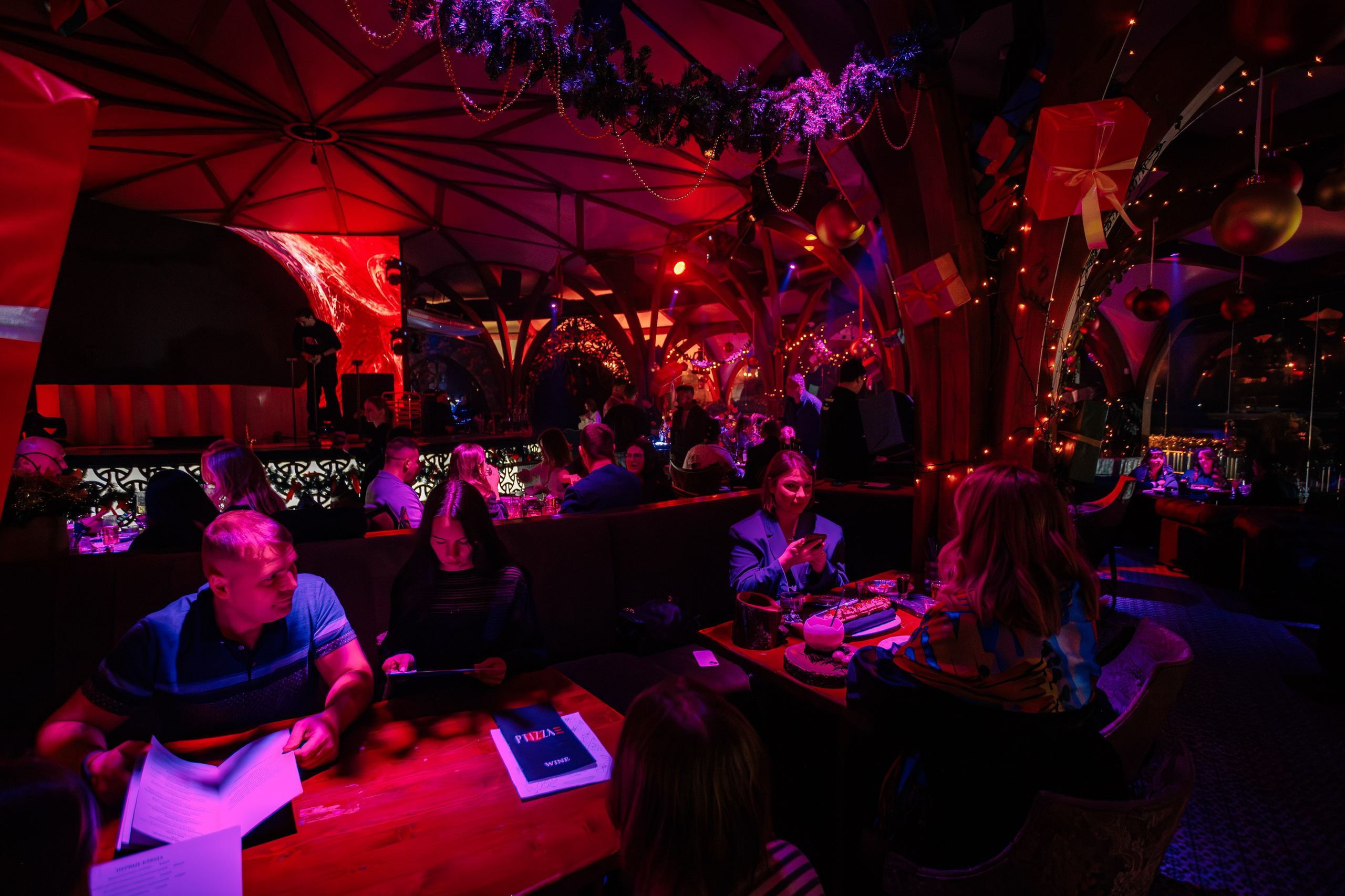 Городской корпоратив в PTIZZA_Ялта_29.12.2025. Аминов Руслан | Фотограф