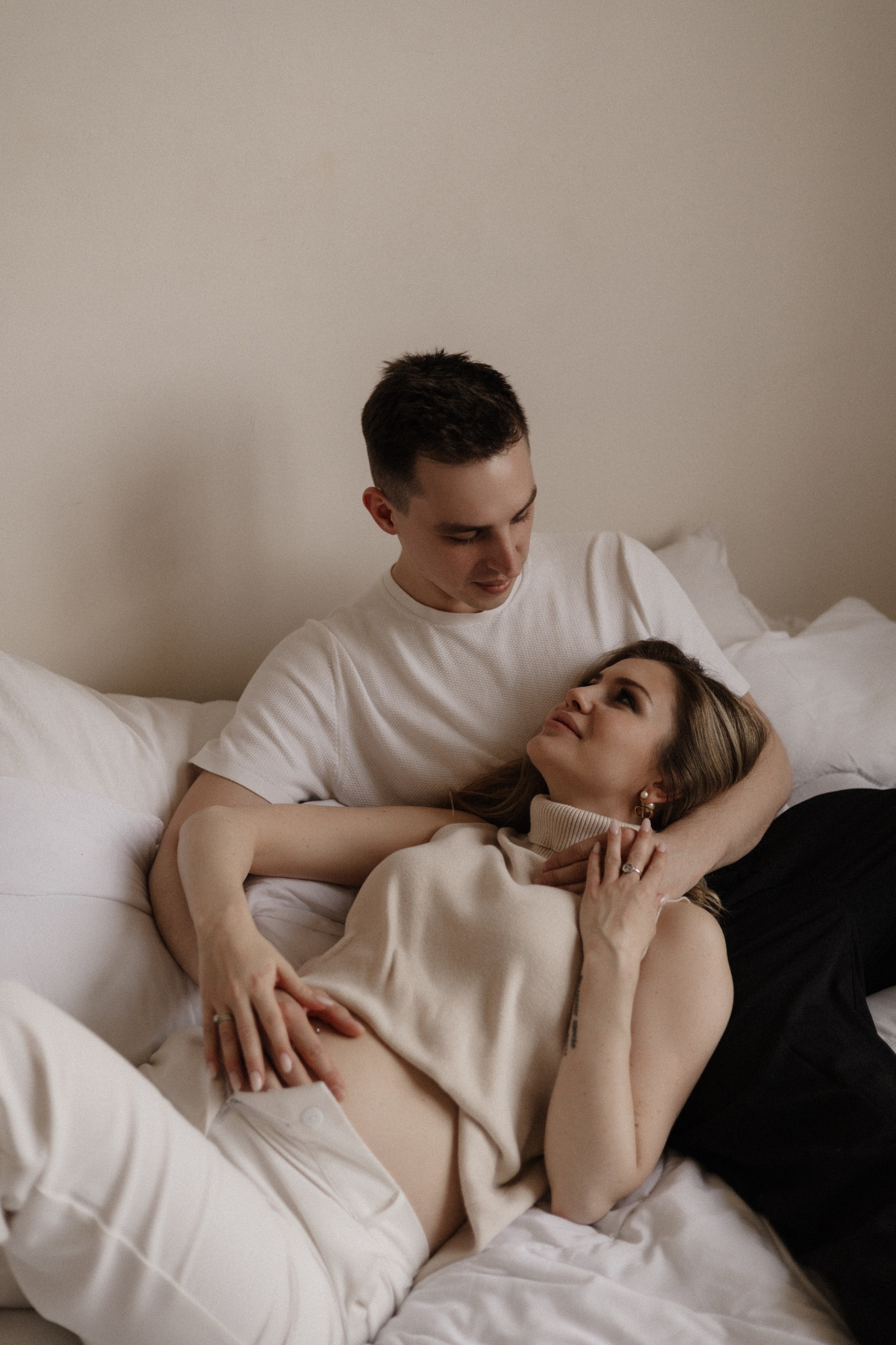 Беременная фотосессия в студии. Свадебный и портретный фотограф в Москве Анастасия Масюк