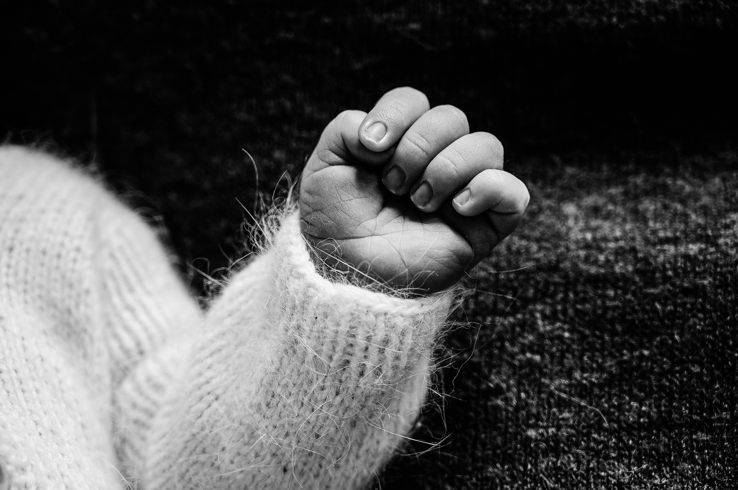 Черно белые фото. Фотограф новорожденных малышей в Санкт-Петербурге