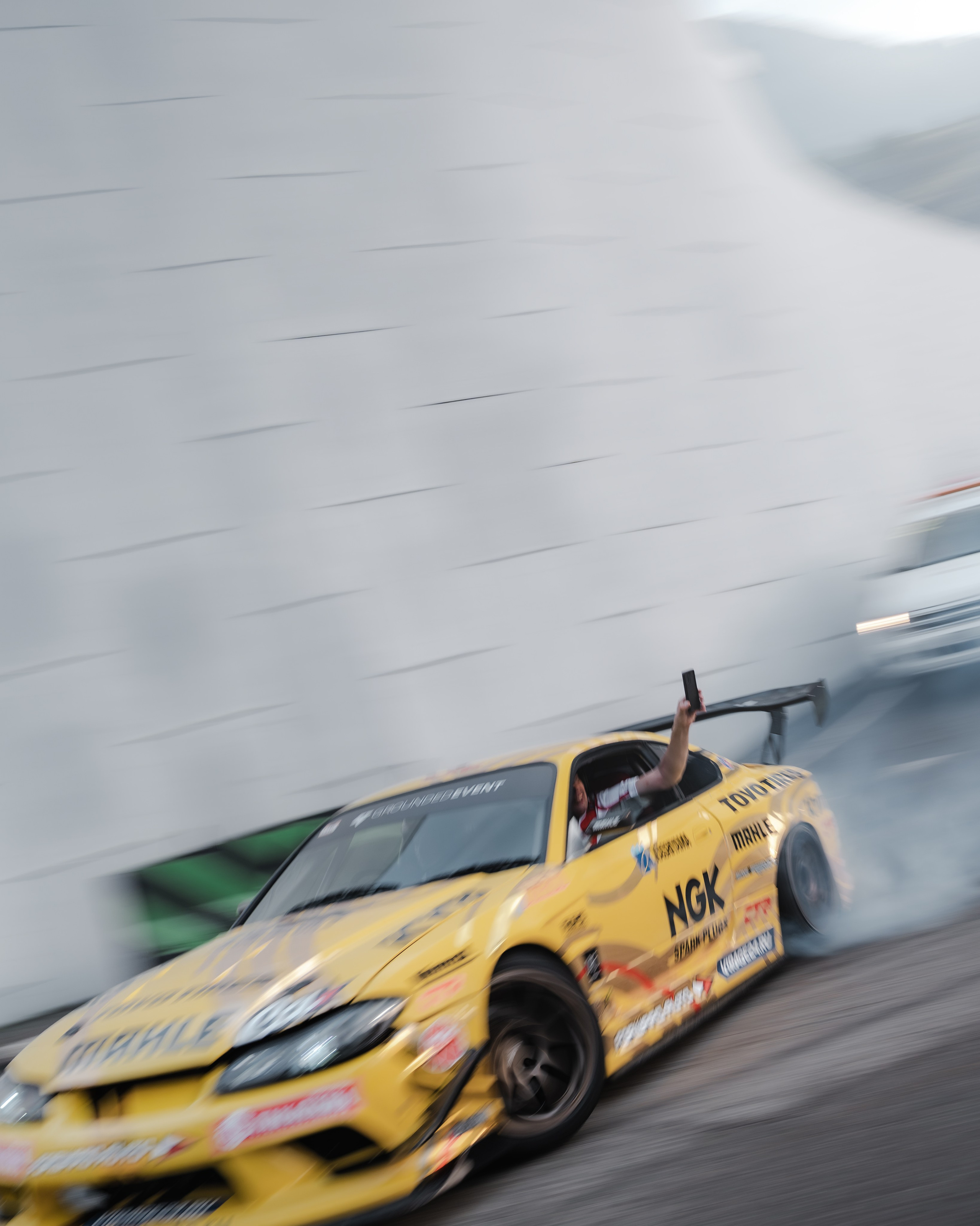 //GROUNDED2025. Автомобильный фотограф