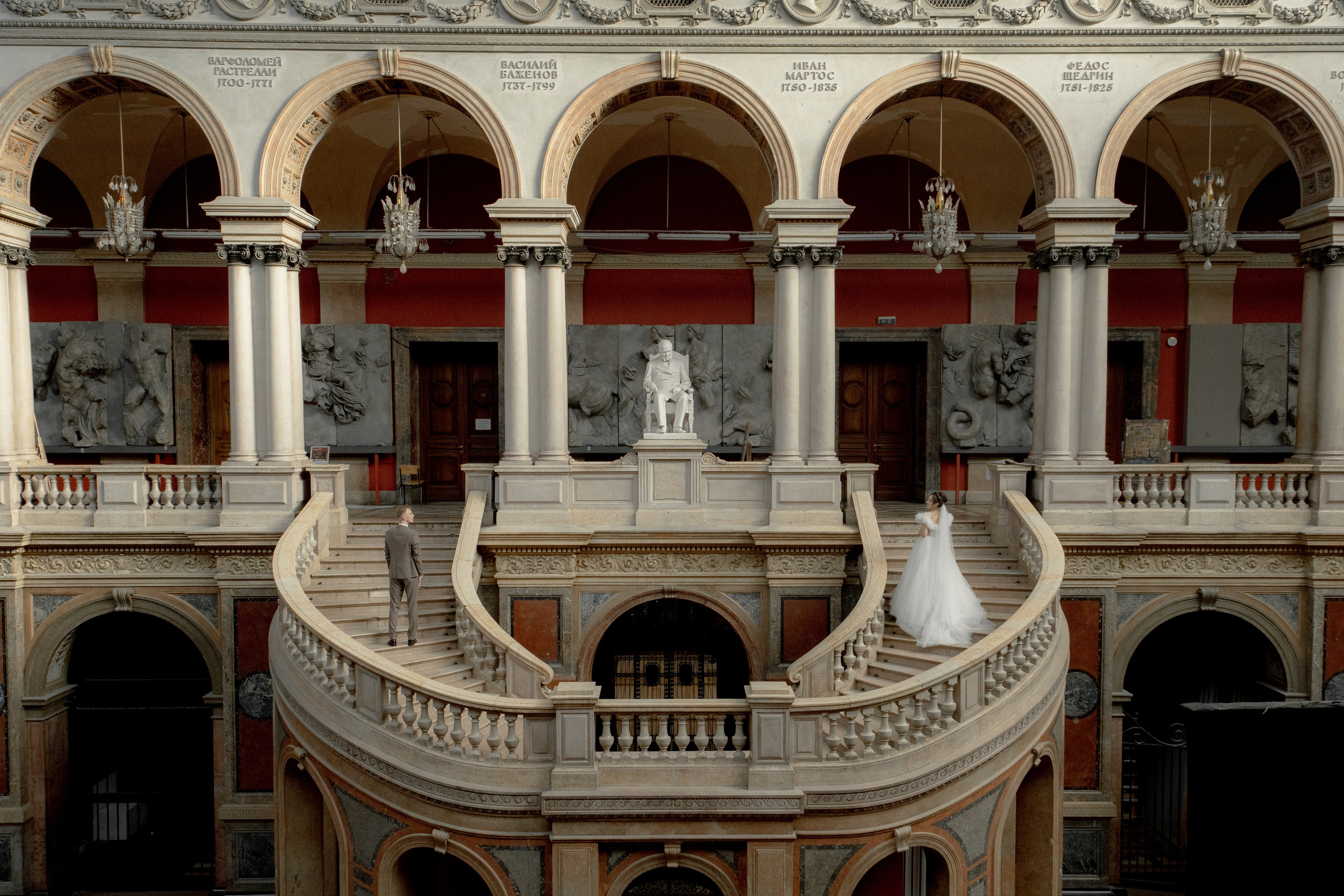 Свадебная фотосессия в академии Штиглица. Свадебный фотограф Александр Невский в Санкт-Петербурге