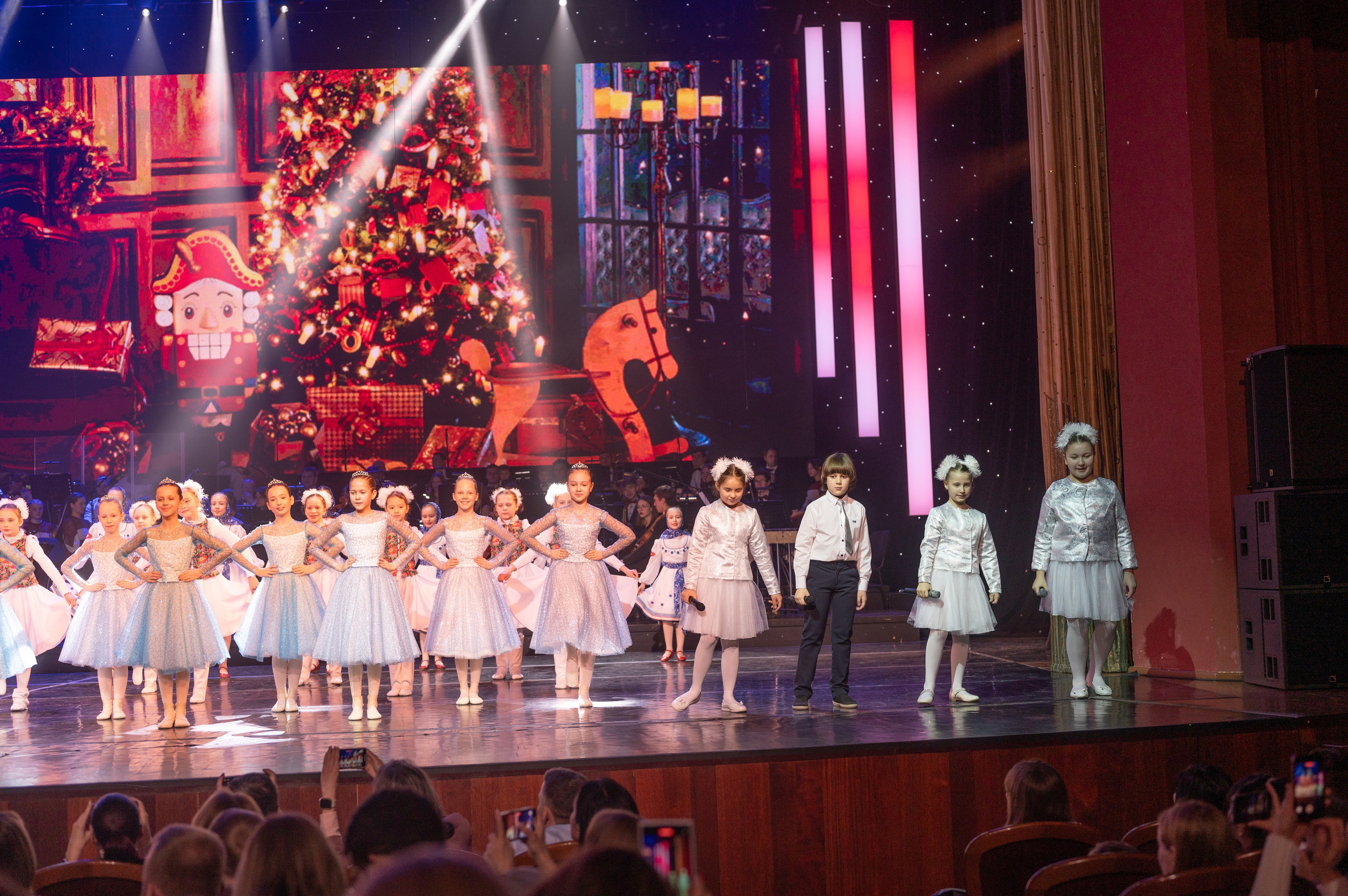 Отчетный концерт ДШИ «Гармония» «Зимняя гармония». Фотограф новорожденных, семейный детский в Тюмени Татьяна Морозова