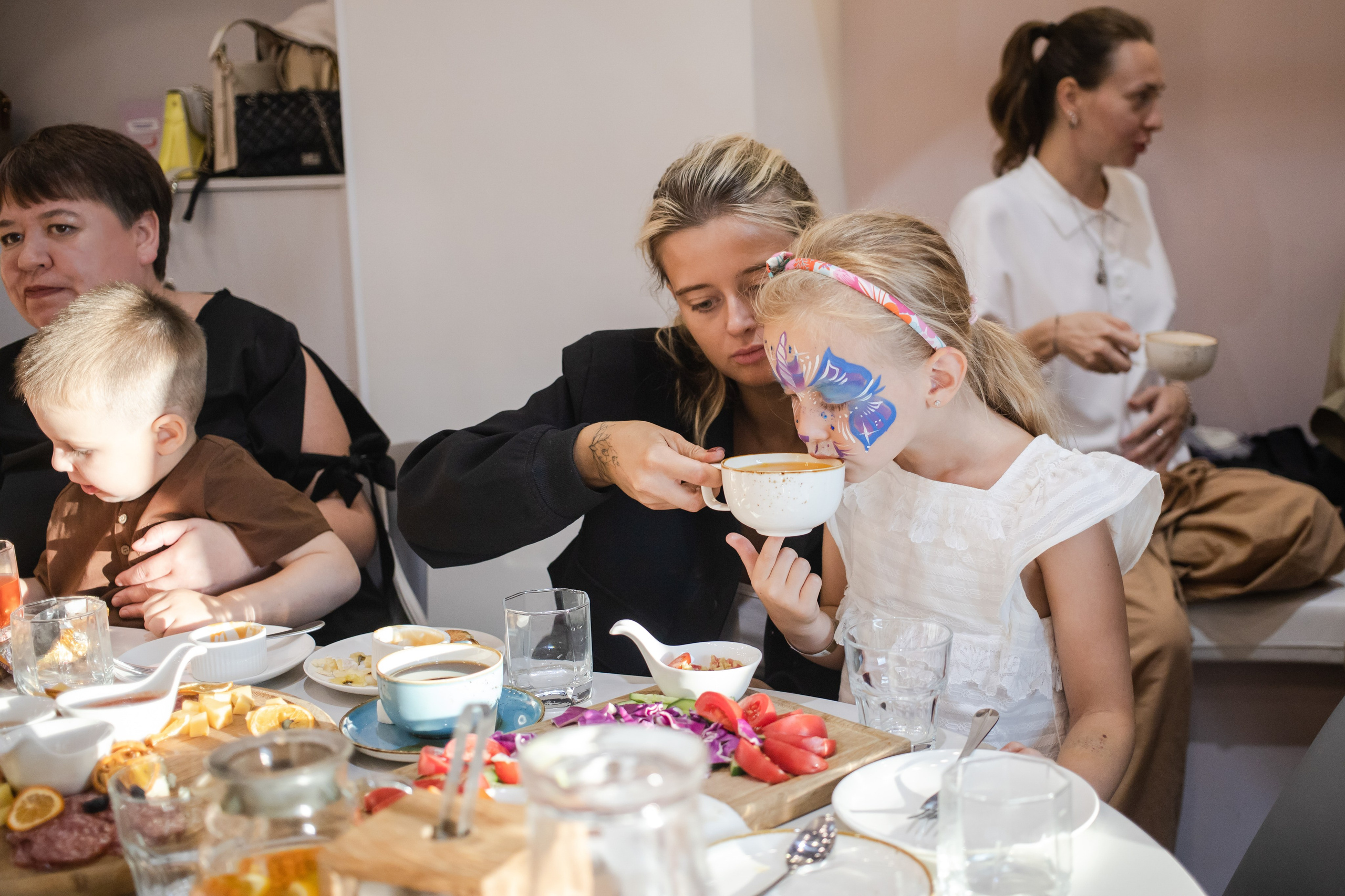 Марату 5. Фотографии с любовью