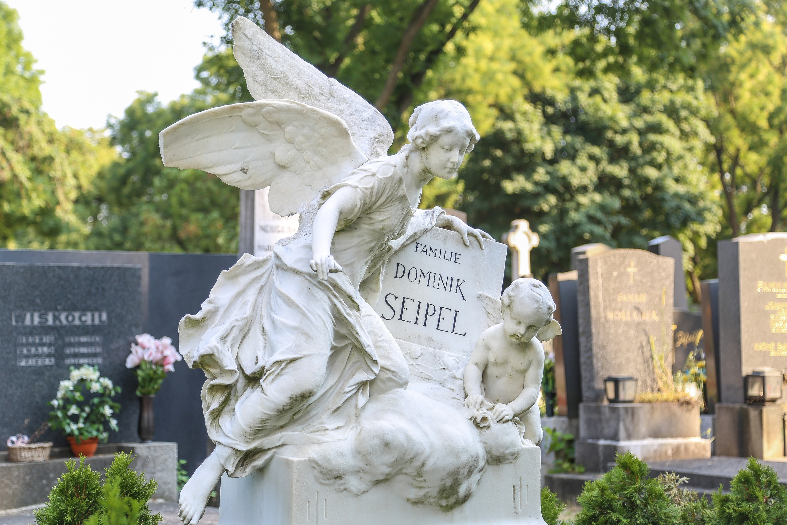 Австрия: Вена — Юденплатц и Центральной кладбище. Дарья Письменюк / Darya Leitstern — фотограф, музыкант, журналист, путешественник