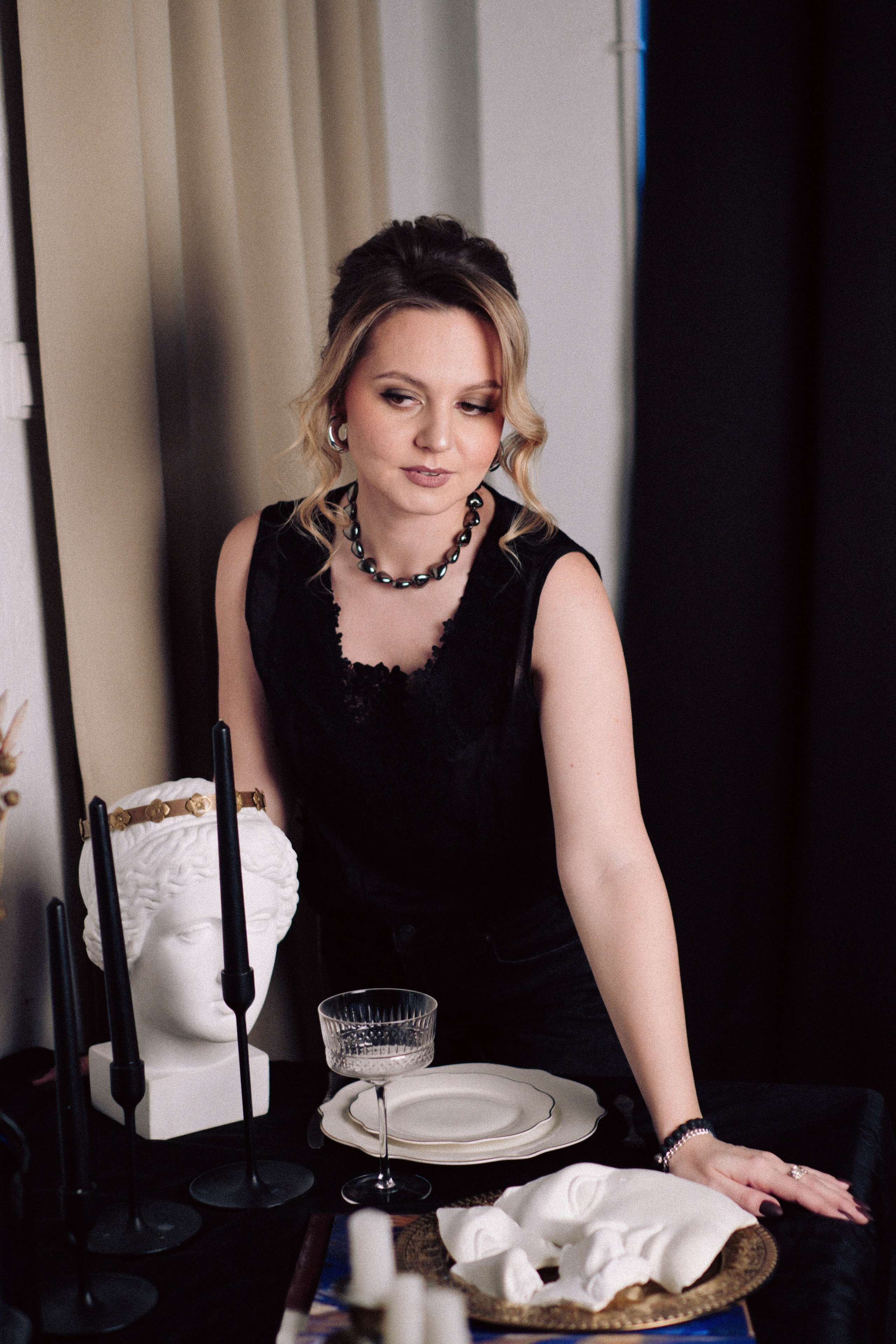 НОВОГОДНЯЯ ФОТОСЕСИИЯ В СТУДИИ ДЛЯ ДЕВУШКИ И ПРОГУЛКА ПО ЧЕРНЫШЕВСКОЙ. Профессиональный фотограф, Санкт-Петербург — Виктория Богомолова