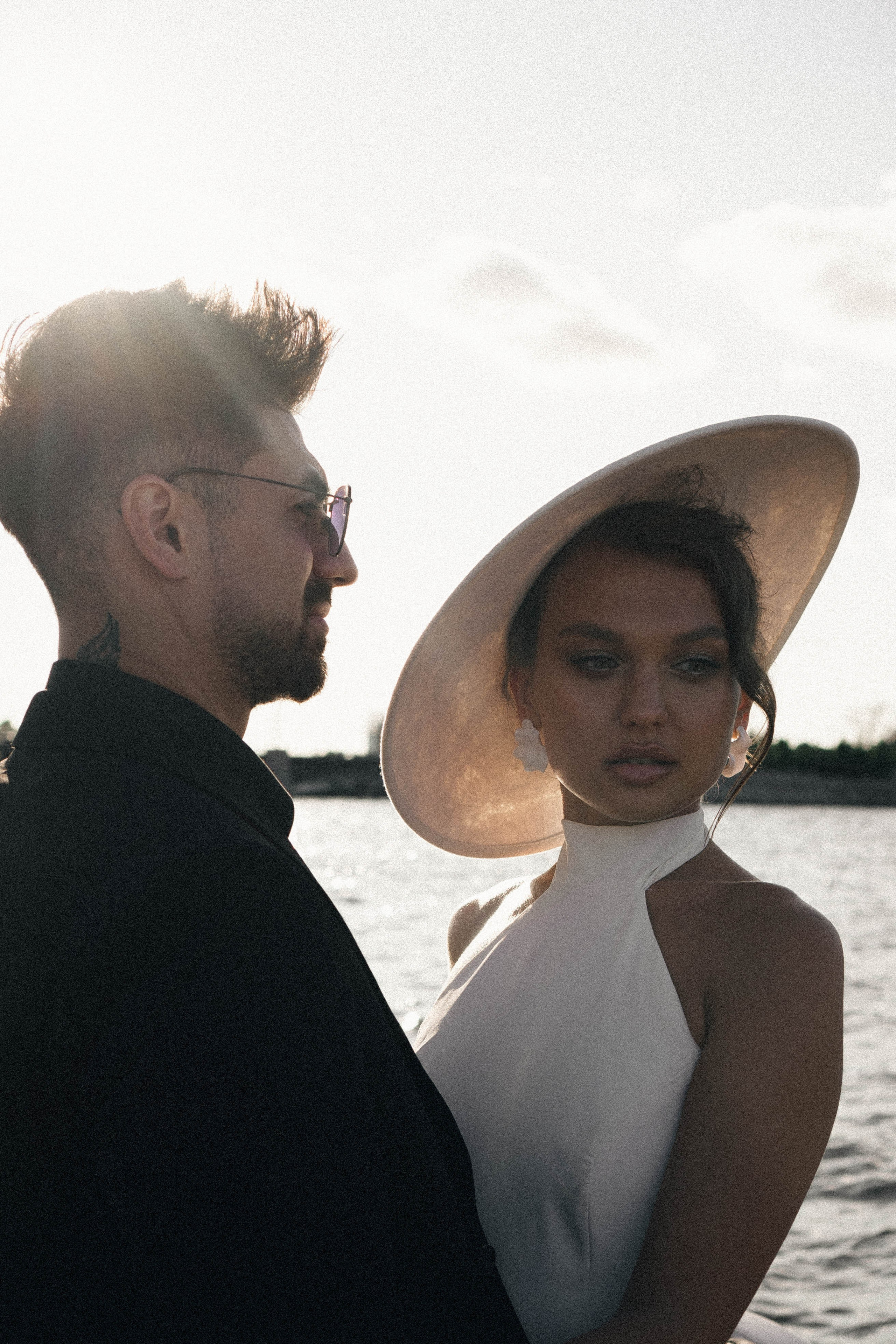 СВАДЕНБНАЯ СЬЕМКА НА КАТЕРЕ ПО КАНАЛАМ САНКТ-ПЕТЕРБУРГА И В АКВАТОРИИ НЕВЫ. Профессиональный фотограф, Санкт-Петербург — Виктория Богомолова