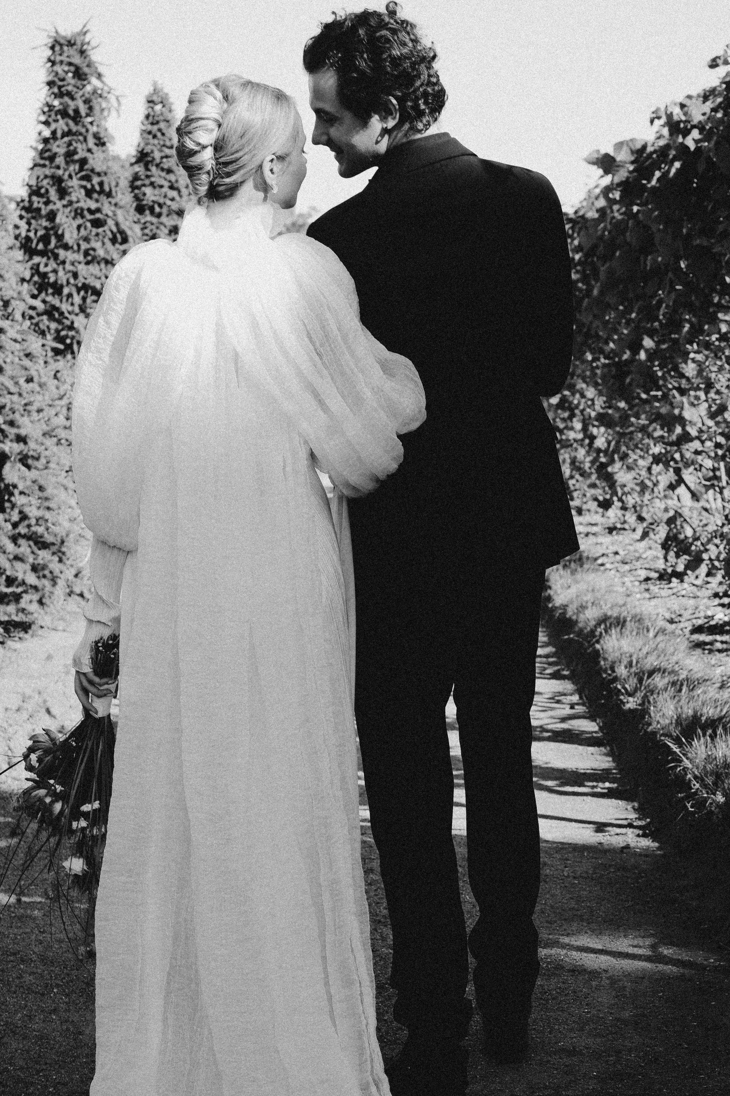 СВАДЕБНАЯ СЬЕМКА В ПАРКЕ ОРАНИЕНБАУМ. Профессиональный фотограф, Санкт-Петербург — Виктория Богомолова