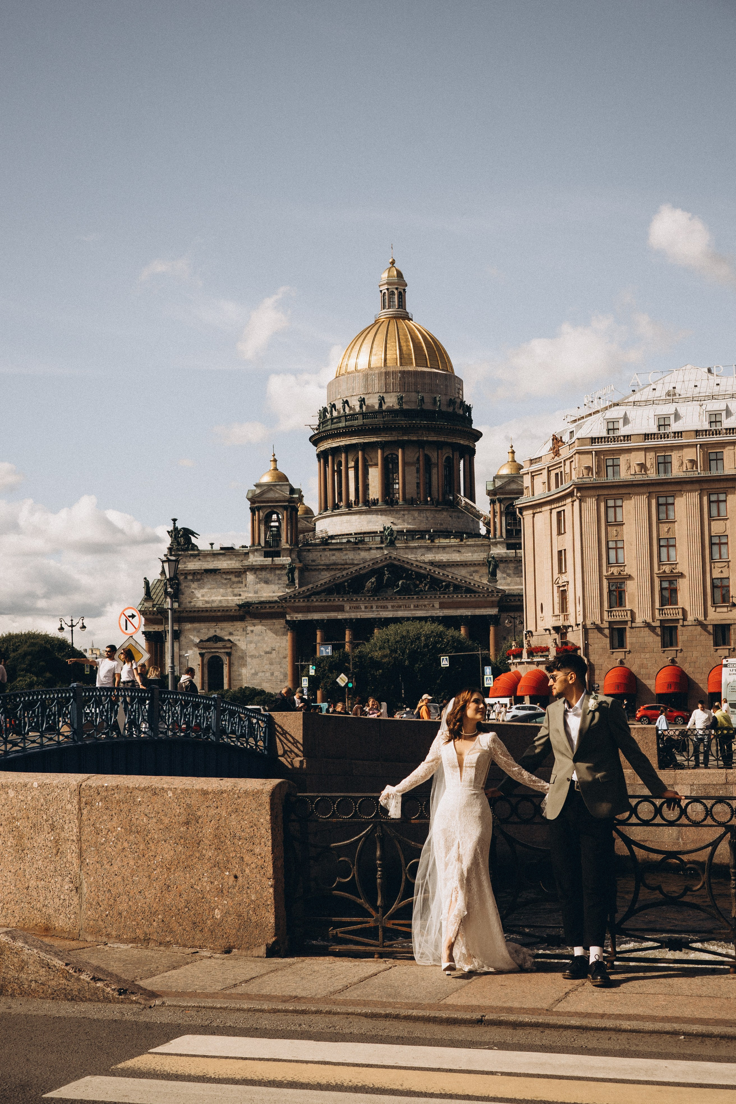 СВАДЕБНАЯ ПРОГУЛКА ВОЗЕ ИСАИКЕВСКОГО СОБОРА АСТОРИИ И ЗАКОНОДАЛЕТНОГО СОБРАНИЯ. Профессиональный фотограф, Санкт-Петербург — Виктория Богомолова