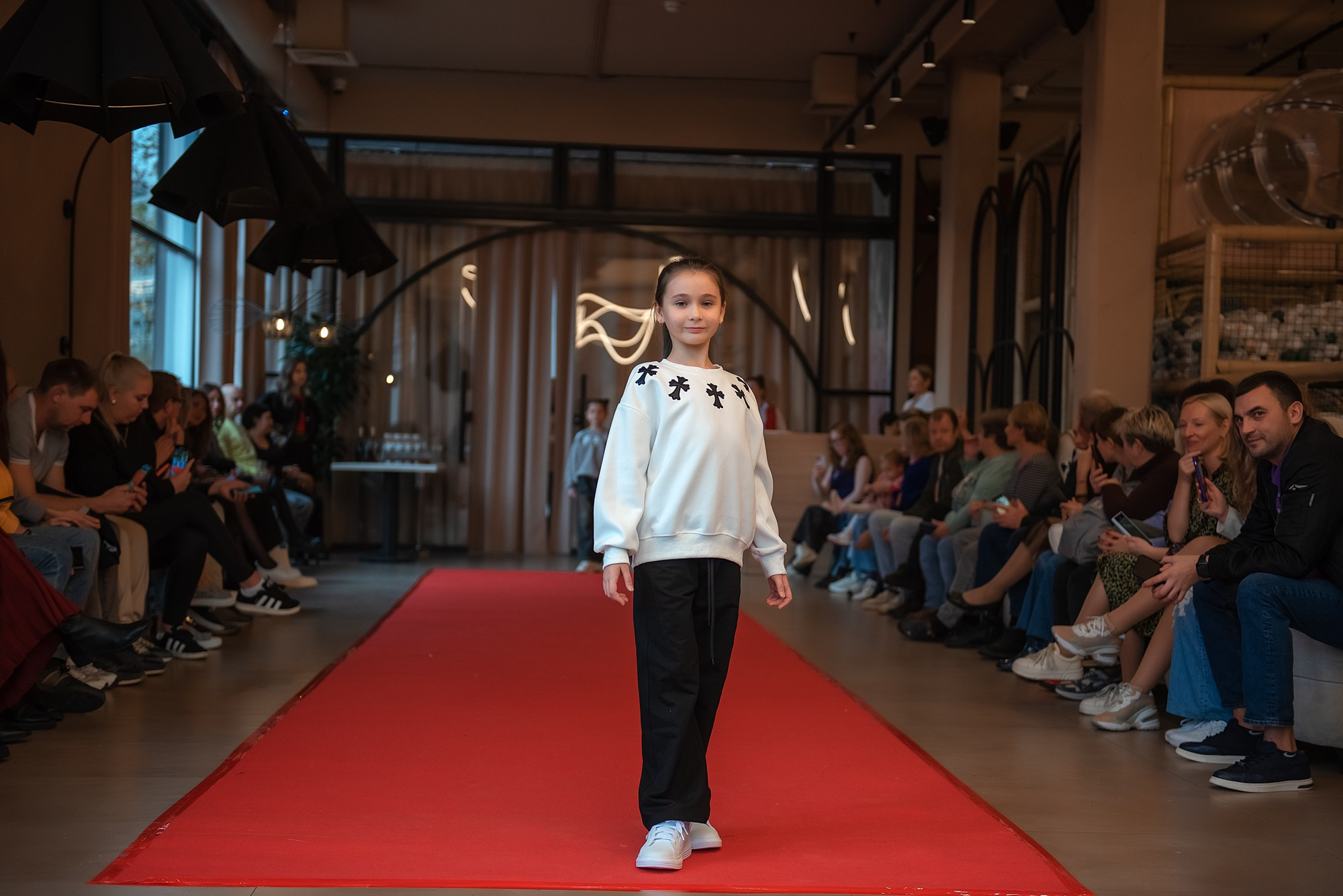 HAPPYkids дефиле в день мамы. Семейный и коммерческий фотограф в Сочи Александр Бодунов