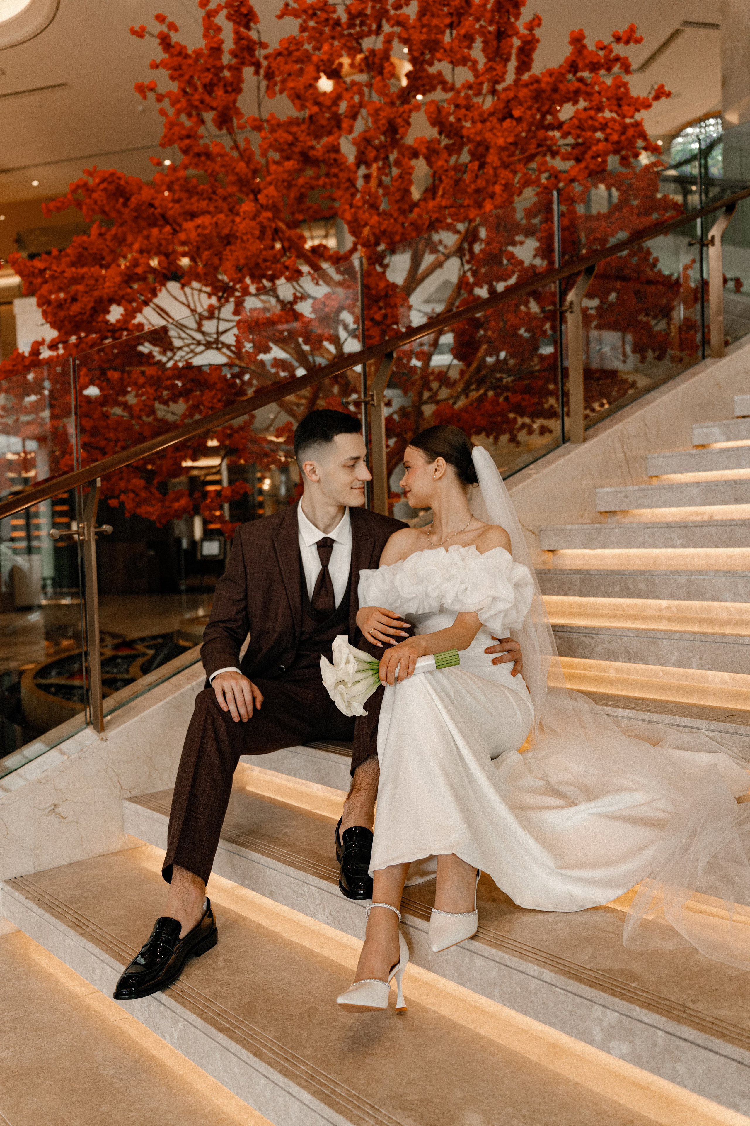 Свадебная фотосессия в Бутырском ЗАГС (Дворец Бракосочетания № 4) и прогулка в отеле Solux (Солюкс)