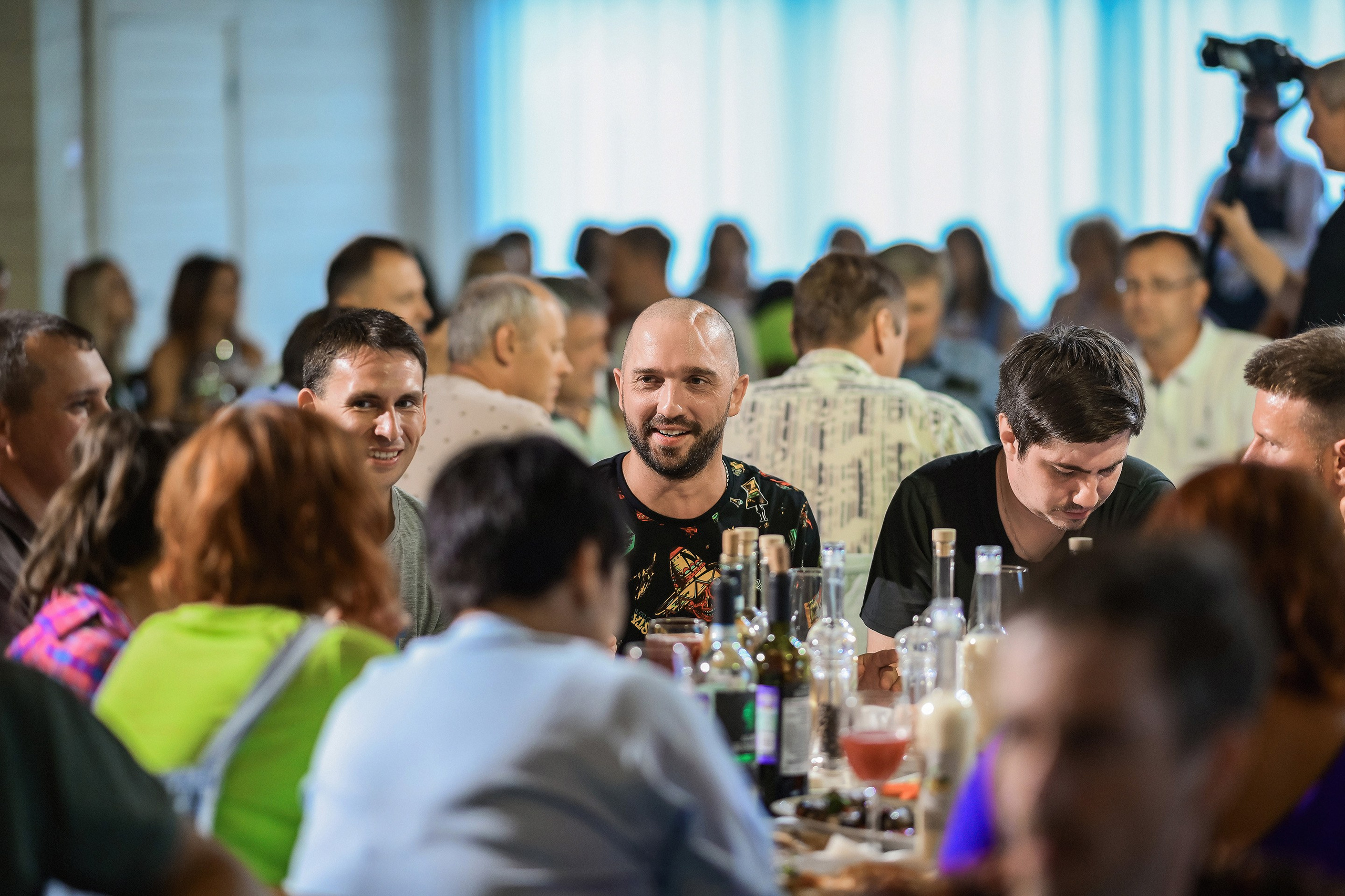 📸 Фоторепортажи с корпоративов и юбилеев в Красноярске | Примеры работ. 📸 Свадебный и семейный фотограф в Красноярске Тихомиров Евгений | 17 лет опыта | 800+ свадеб