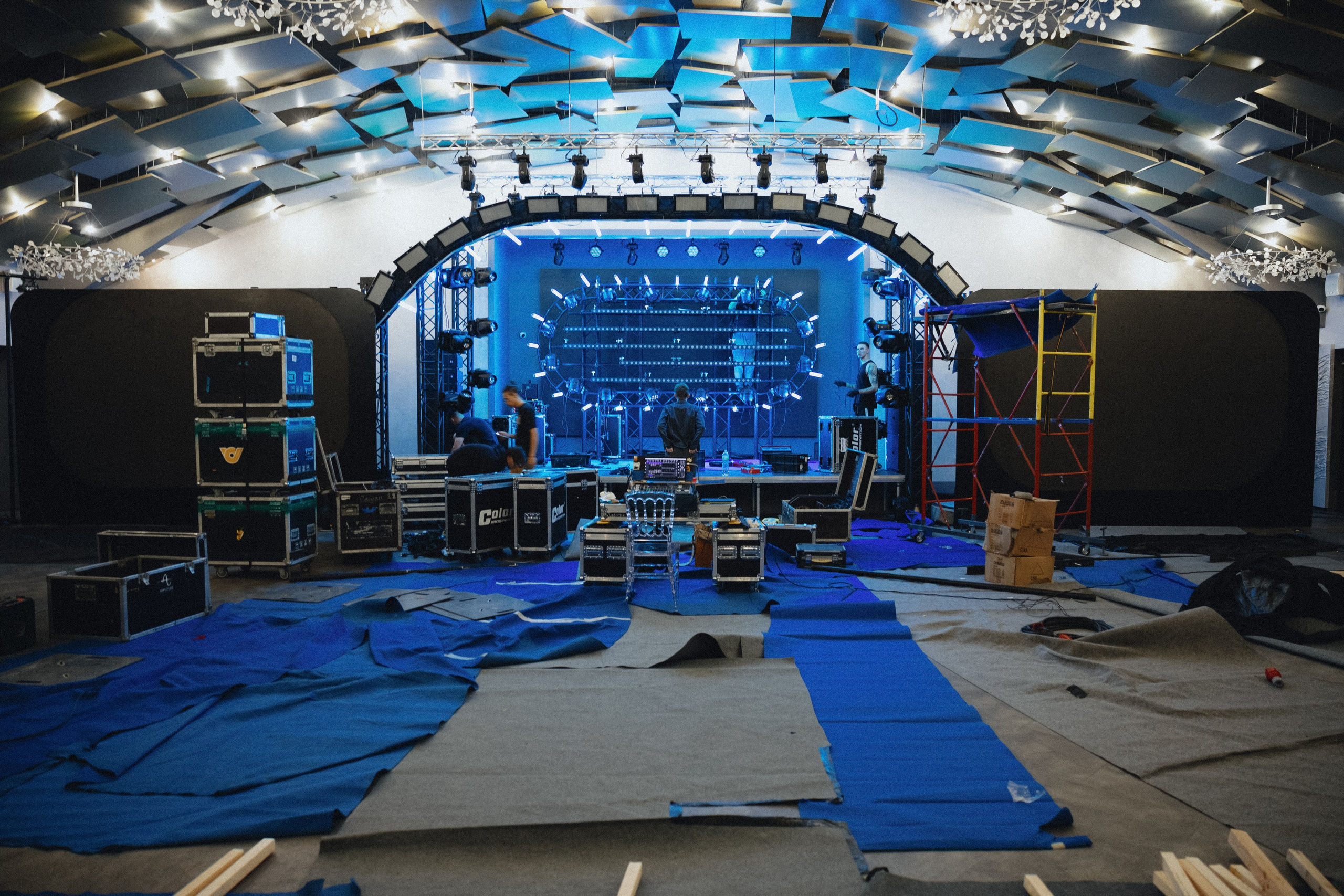 Бэки монтаж