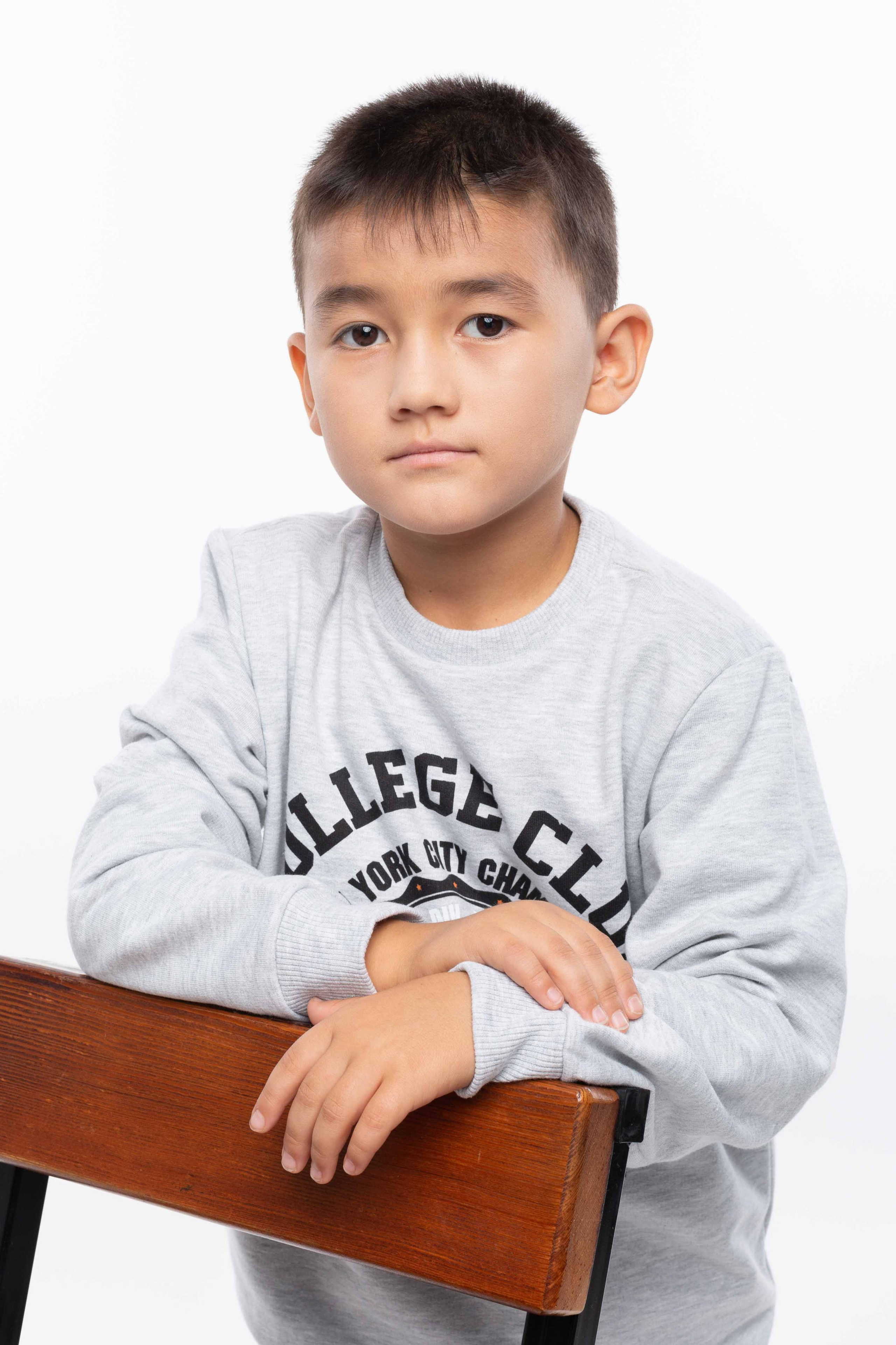 Фотосессии для кастингов, модельных агентств. Фотостудия Алматы. Семейная и детская фотостудия Family studio.Фотограф Алматы